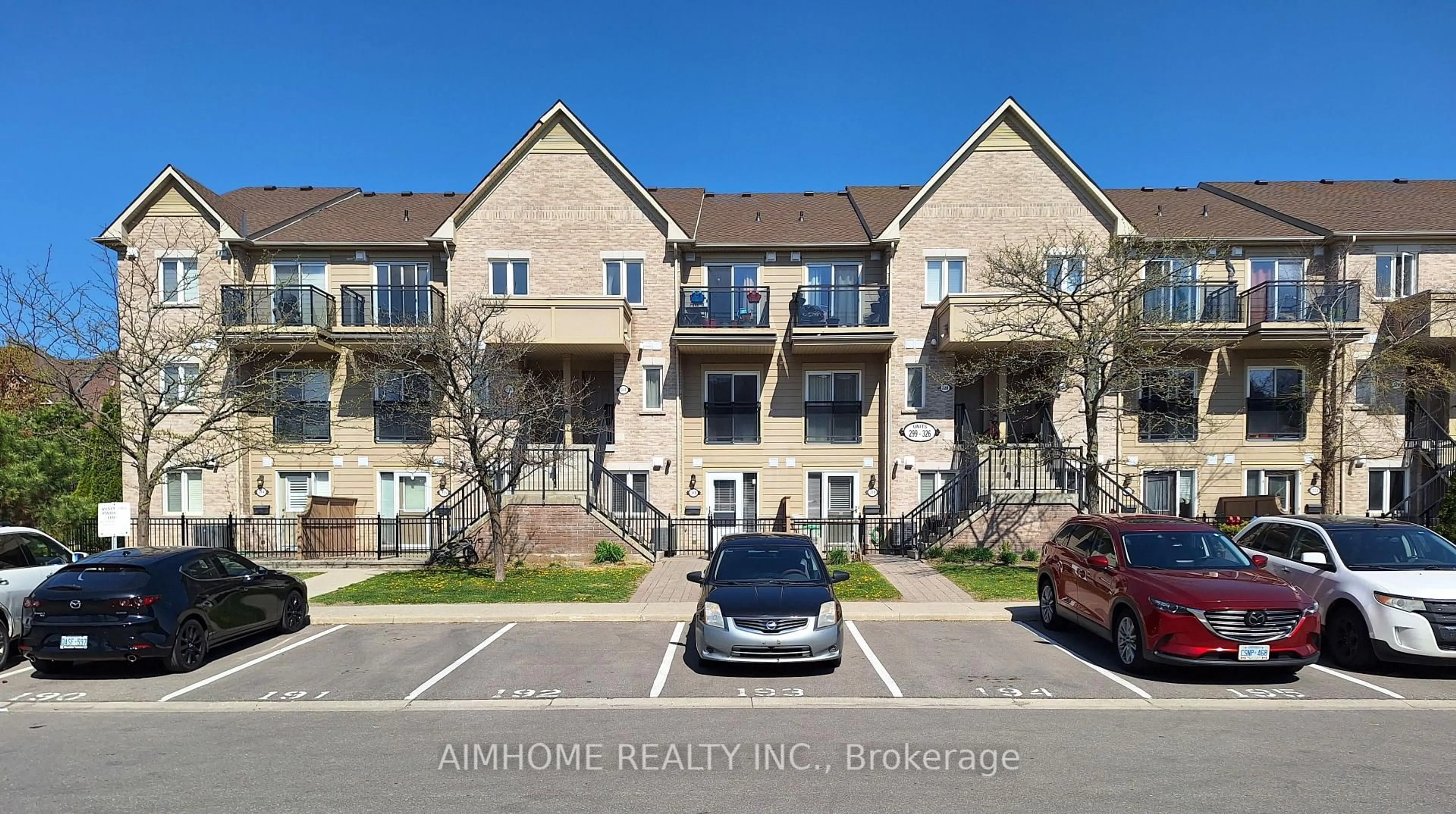 A pic from outside/outdoor area/front of a property/back of a property/a pic from drone, unknown for 4975 Southampton Dr #318, Mississauga Ontario L5M 8E6