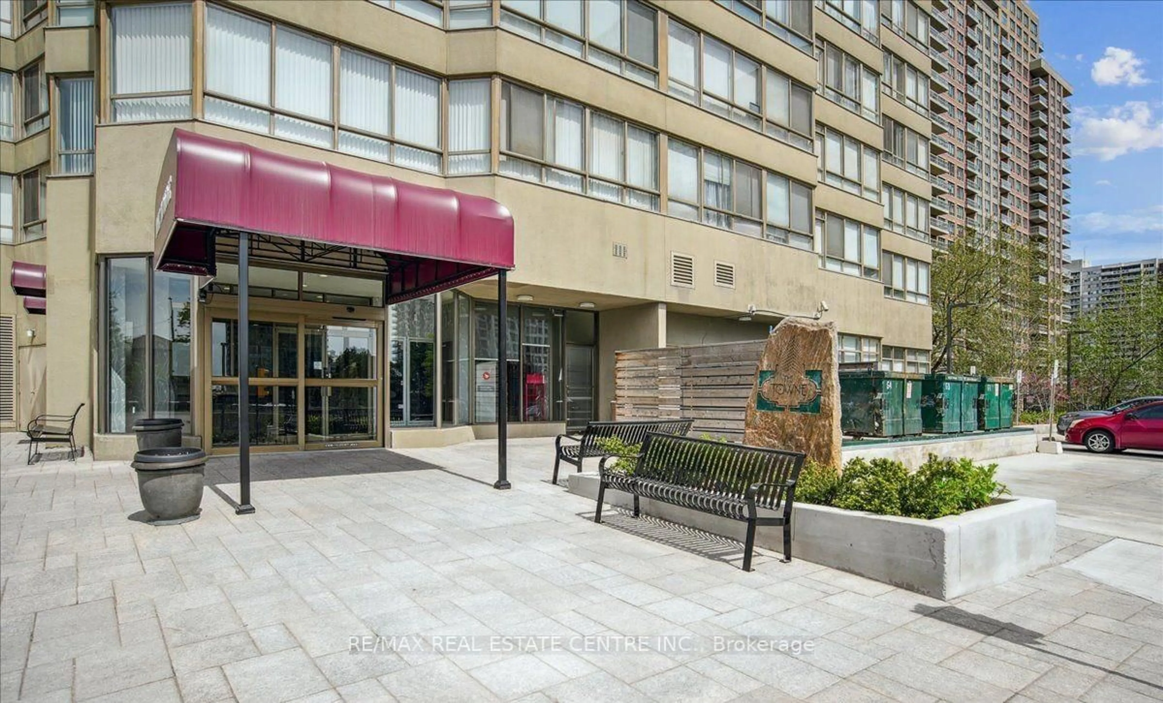 Patio, building for 3605 Kariya Dr #2007, Mississauga Ontario L5B 3J4