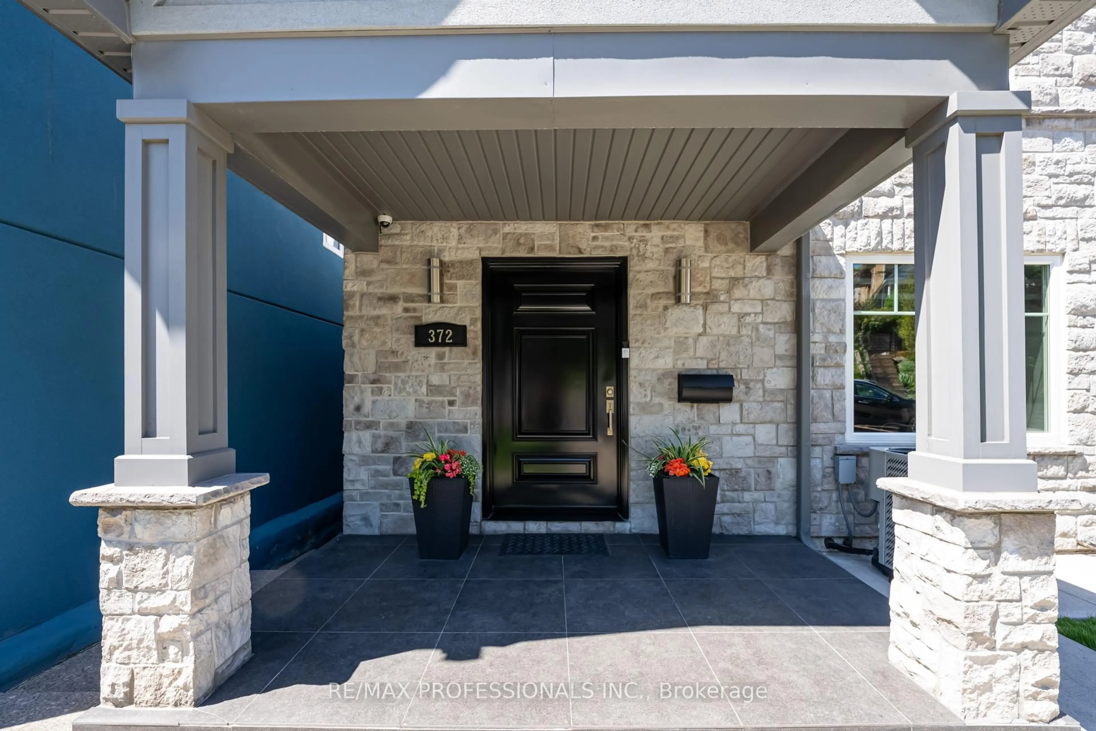Indoor entryway for 372 Silverthorne Ave, Toronto Ontario M6M 3G9