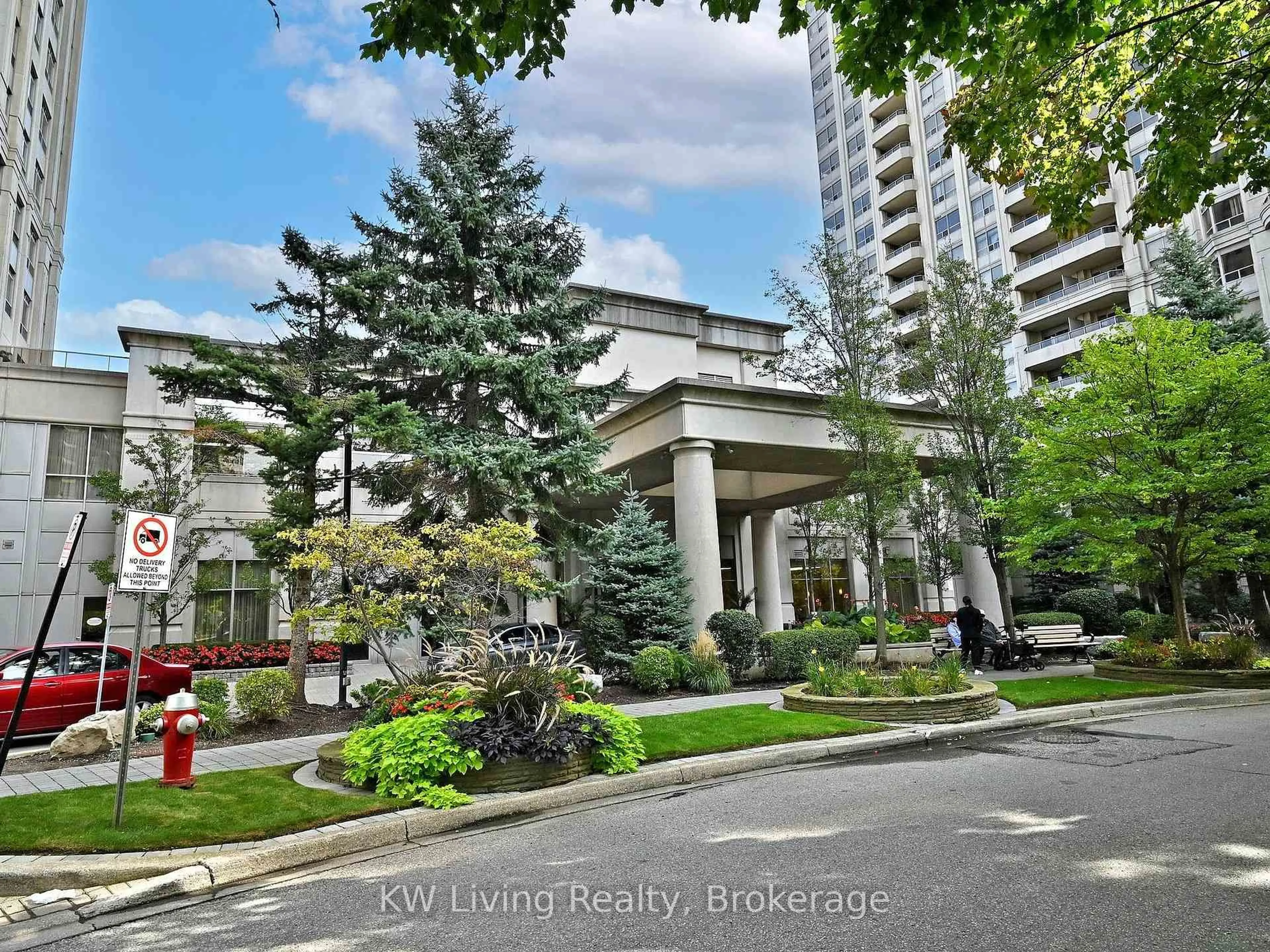 Indoor foyer for 35 Kingsbridge Garden Circ #2209, Mississauga Ontario L5R 3Z5