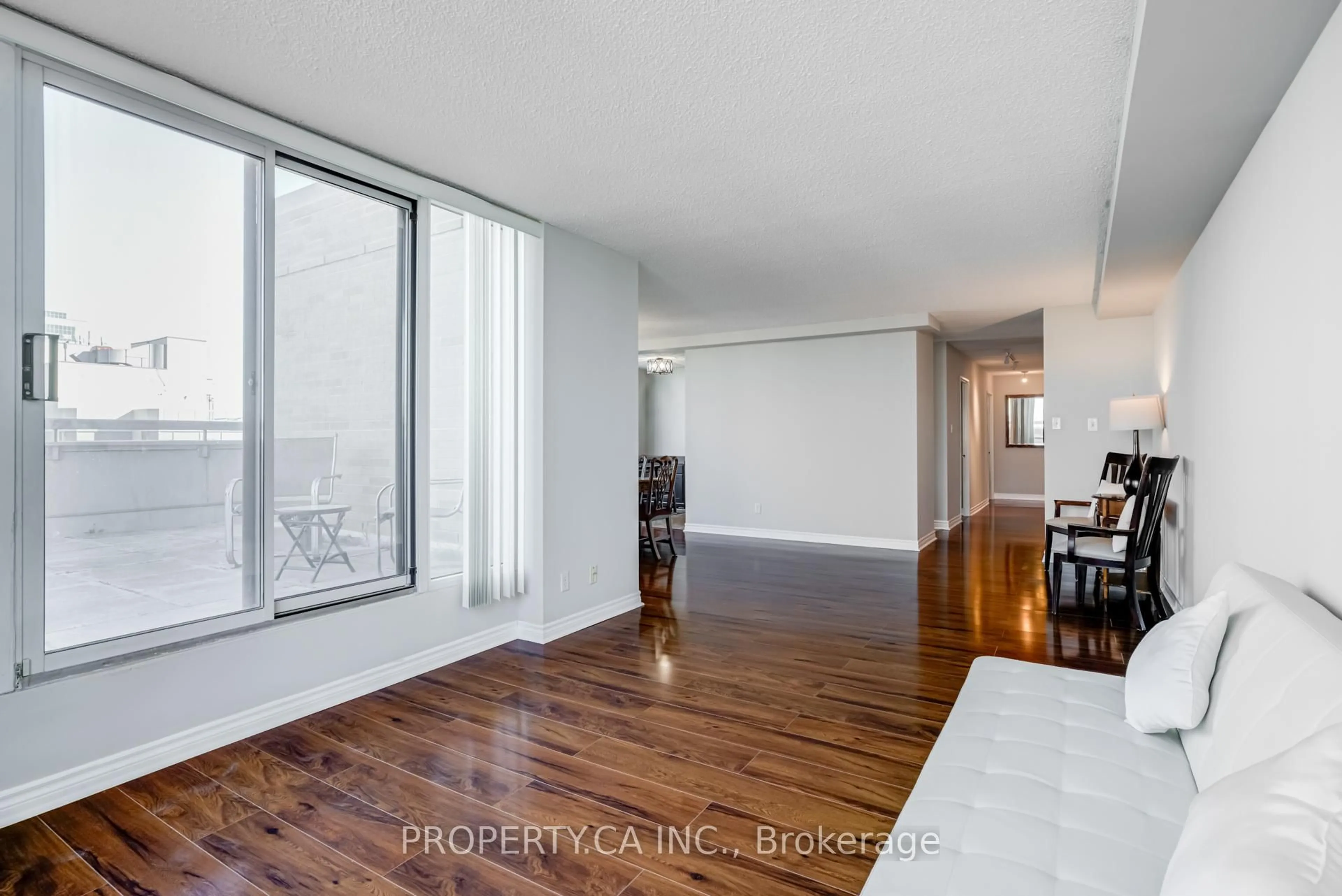 A pic of a room for 156 Enfield Pl #2703, Mississauga Ontario L5B 4L8