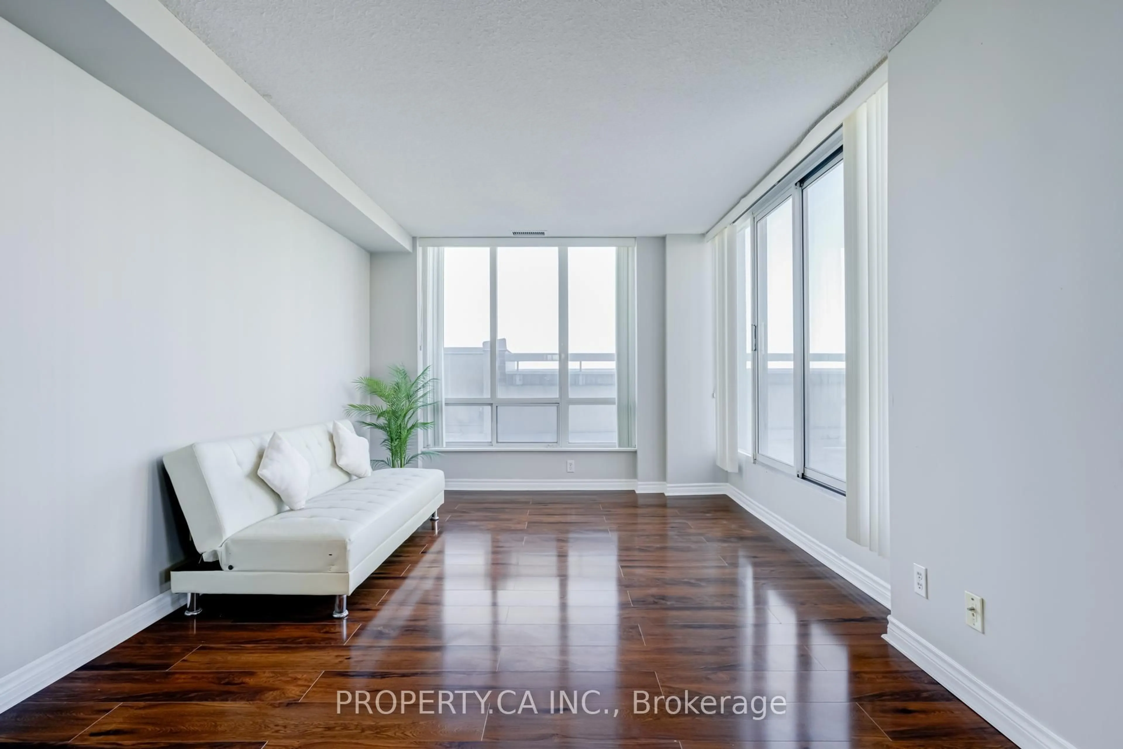 A pic of a room for 156 Enfield Pl #2703, Mississauga Ontario L5B 4L8