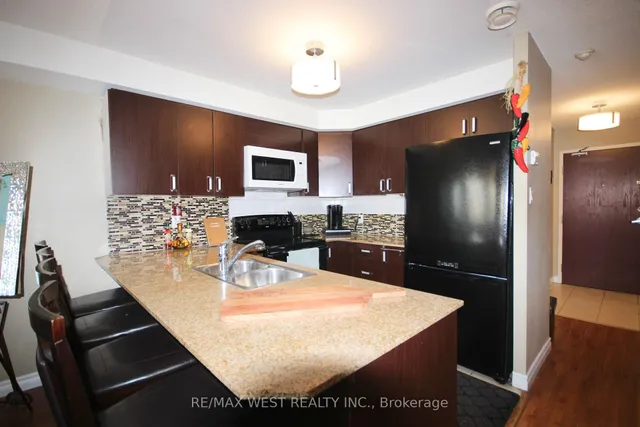 Additional property image - 7405 Goreway Dr Unit 202