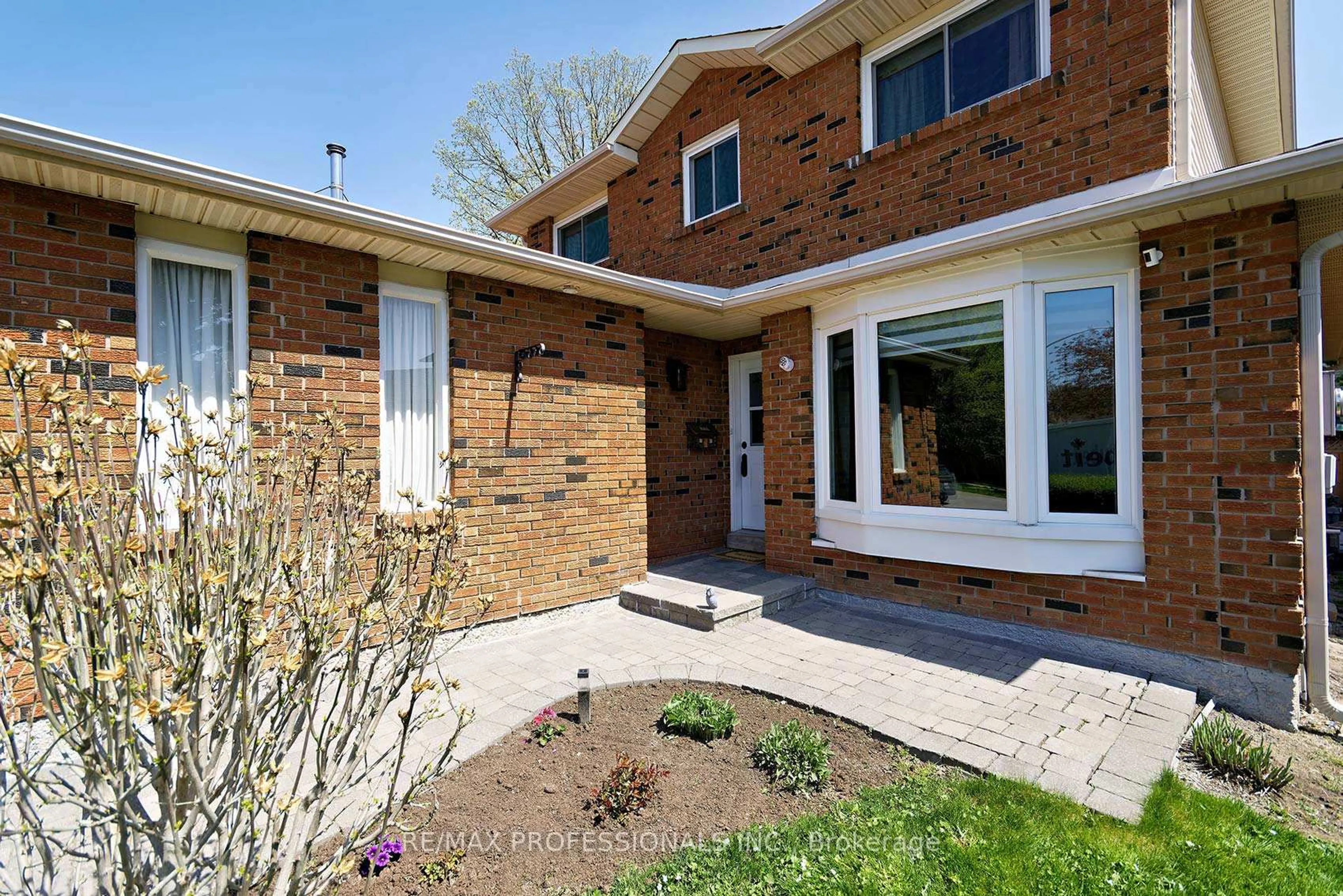 Home with brick exterior material, street for 7 Dalzell Ave, Brampton Ontario L6Z 1H1