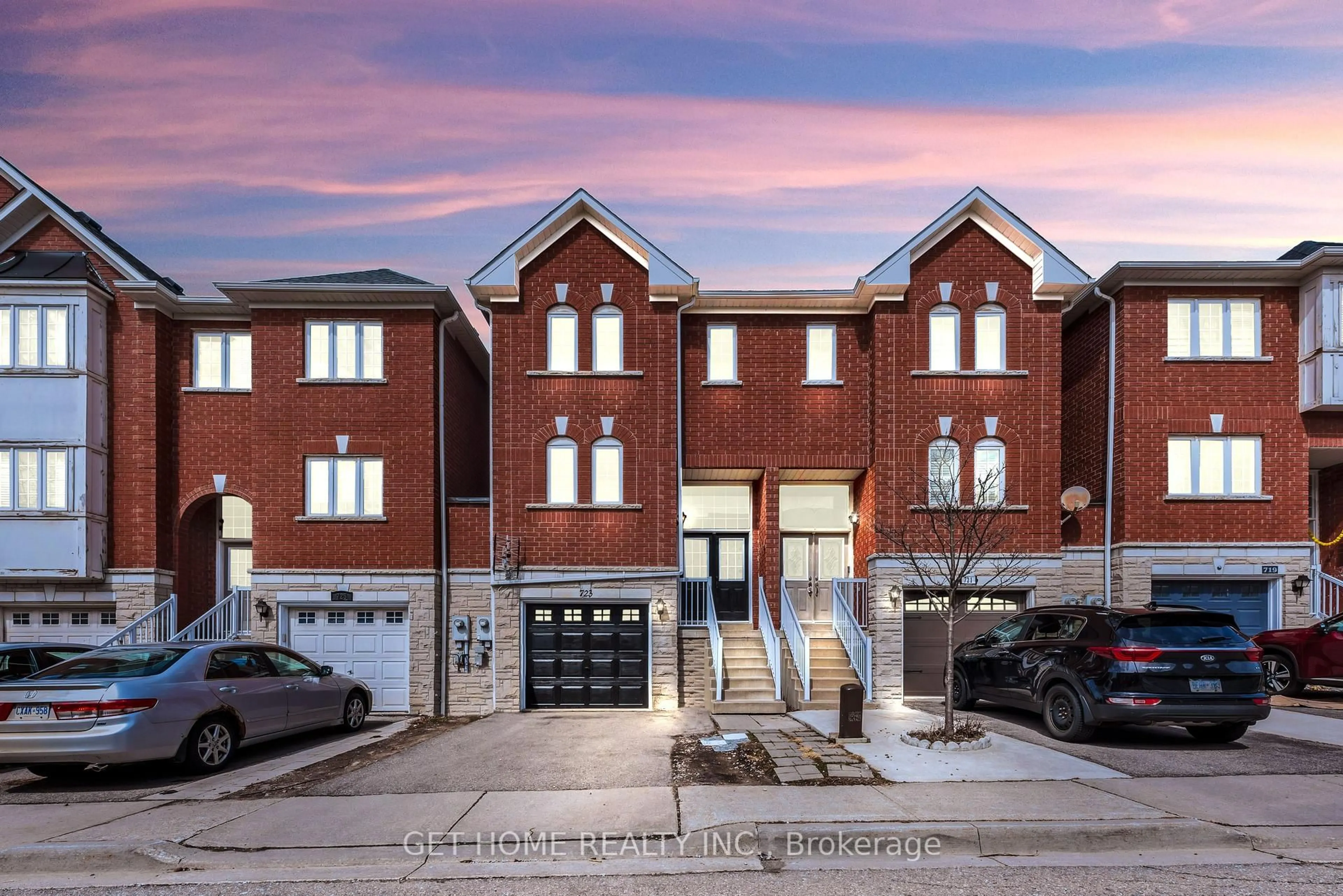 Home with brick exterior material, street for 723 Horning St, Mississauga Ontario L5R 0B5