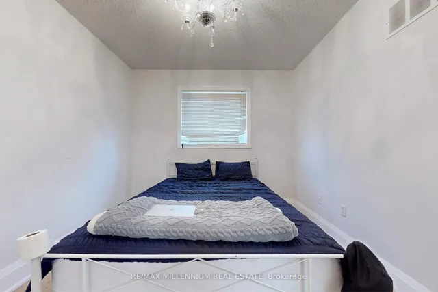 Additional property image - 572 Lumberton Cres