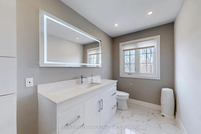 Additional property image - 572 Lumberton Cres