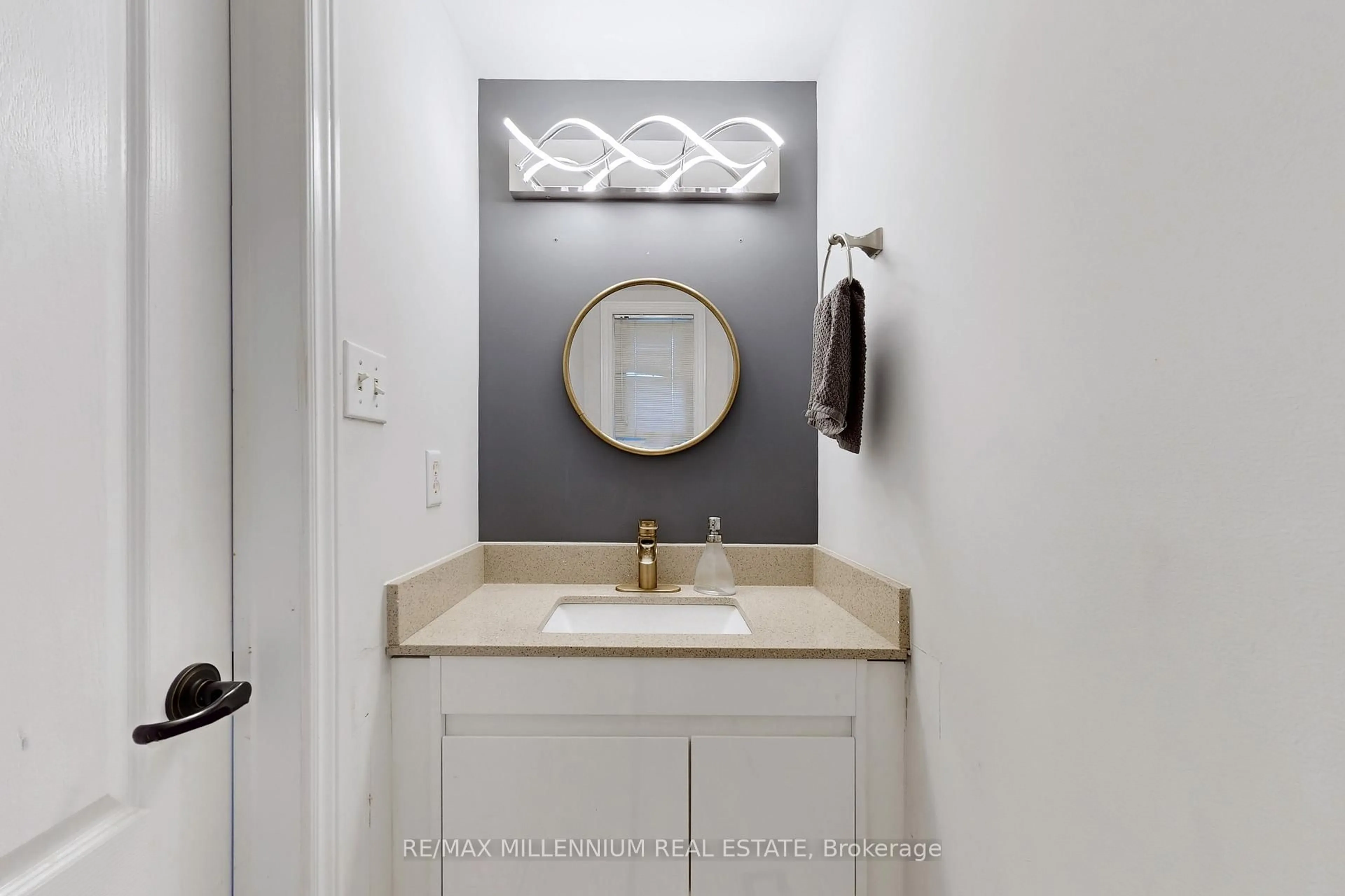 Contemporary bathroom, ceramic/tile floor for 572 Lumberton Cres, Mississauga Ontario L4Z 3Z6