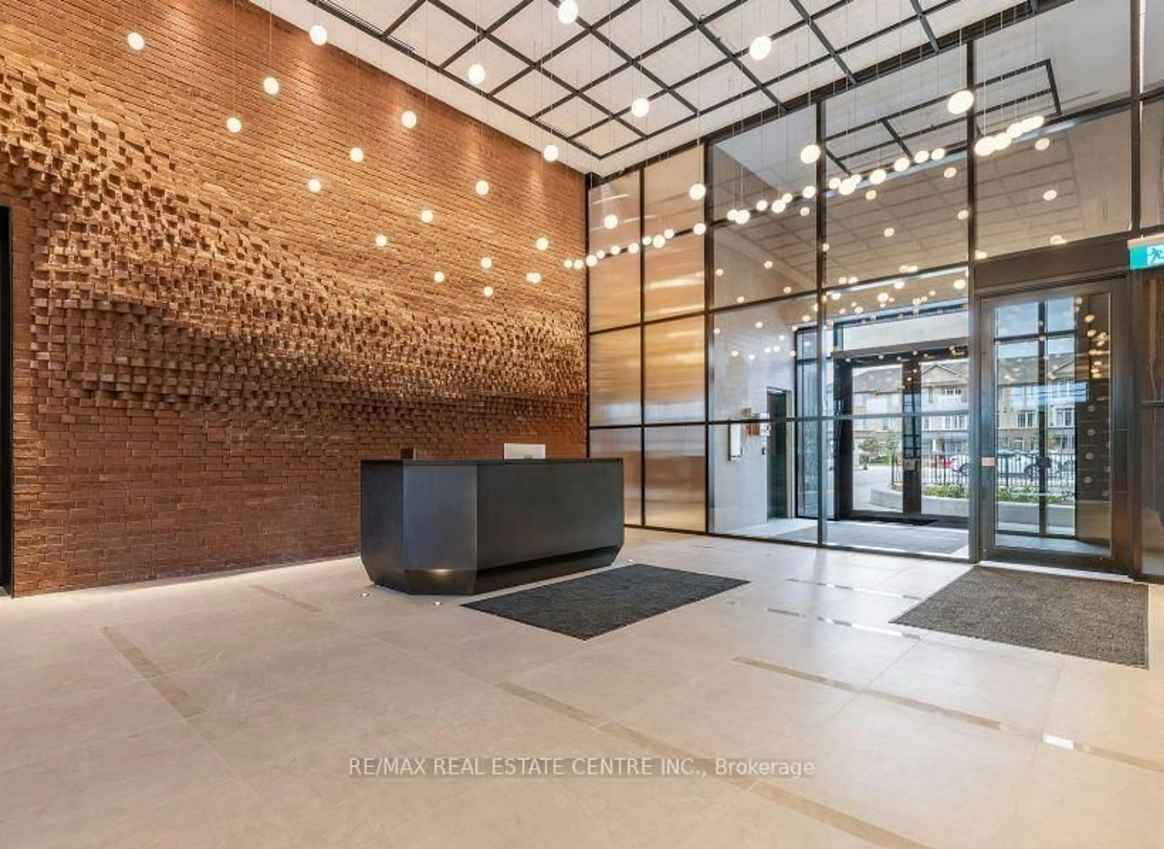 Indoor foyer for 3200 William Coltson Ave #917, Oakville Ontario L6H 7W6