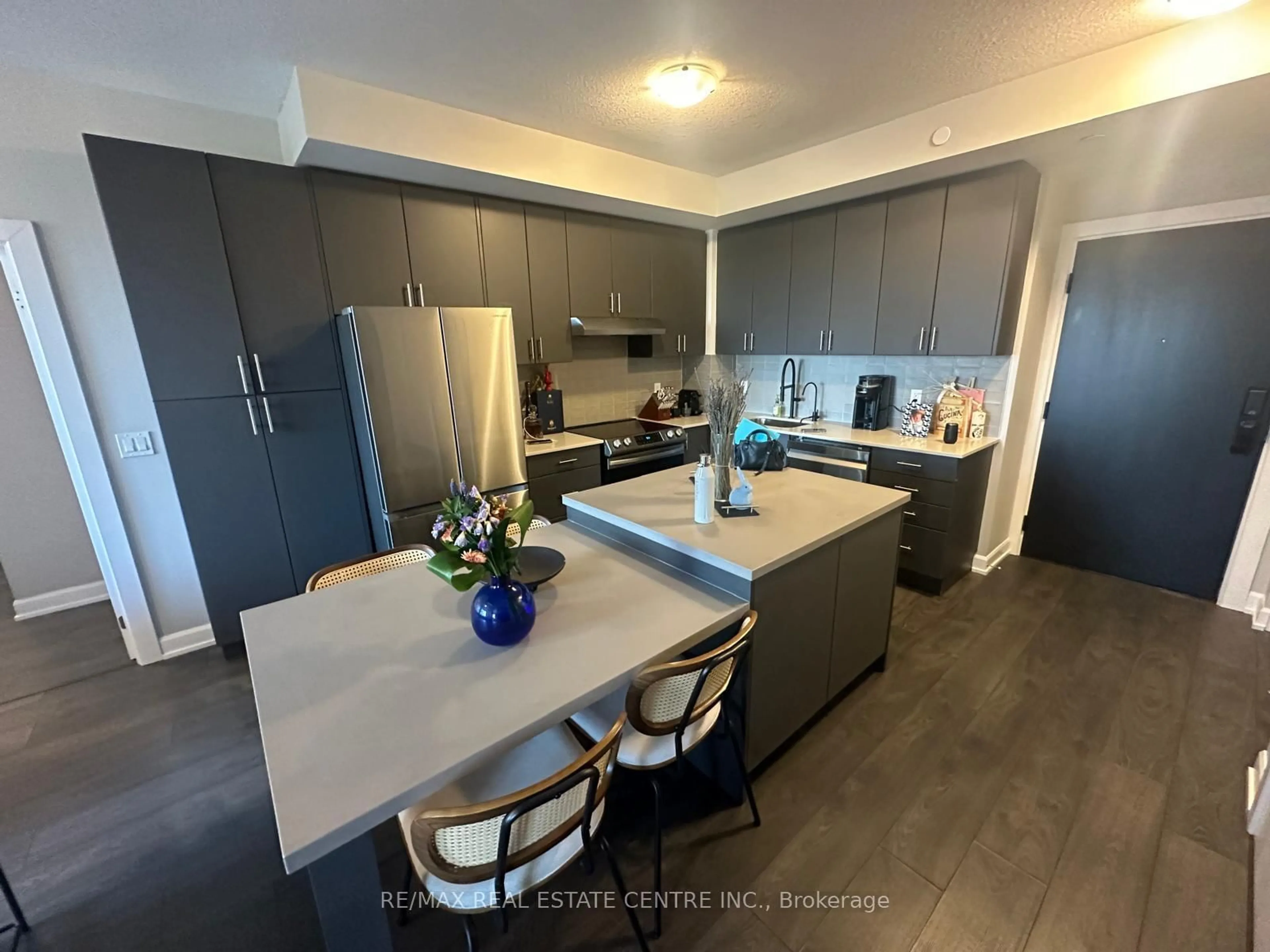 Open concept kitchen, unknown for 3200 William Coltson Ave #917, Oakville Ontario L6H 7W6