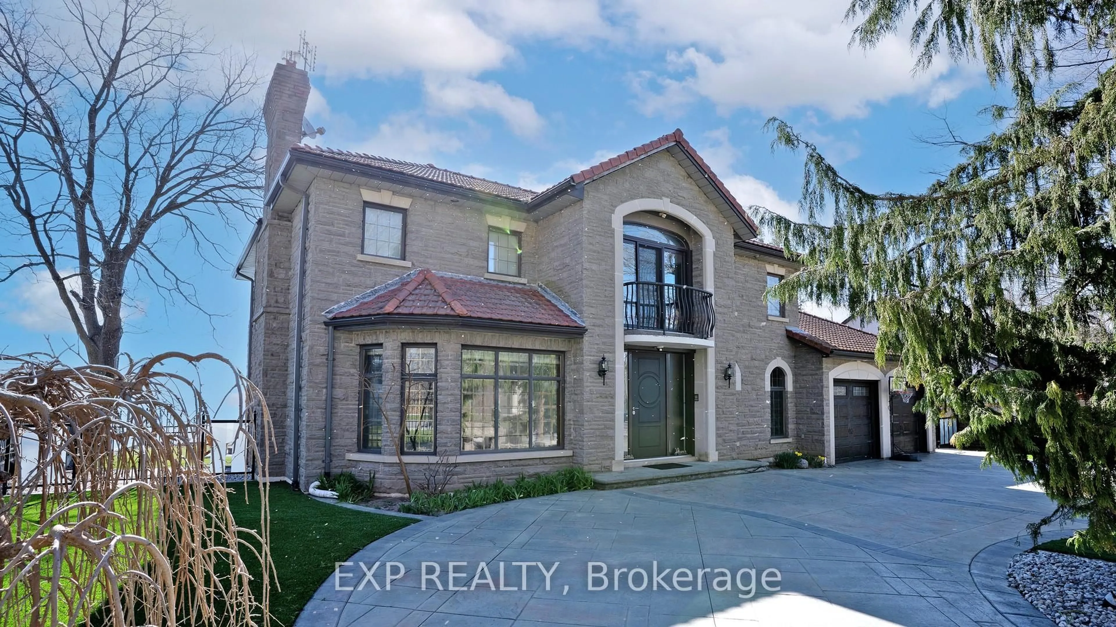 Home with brick exterior material, street for 1372 Lakeshore Rd, Oakville Ontario L6L 1G2