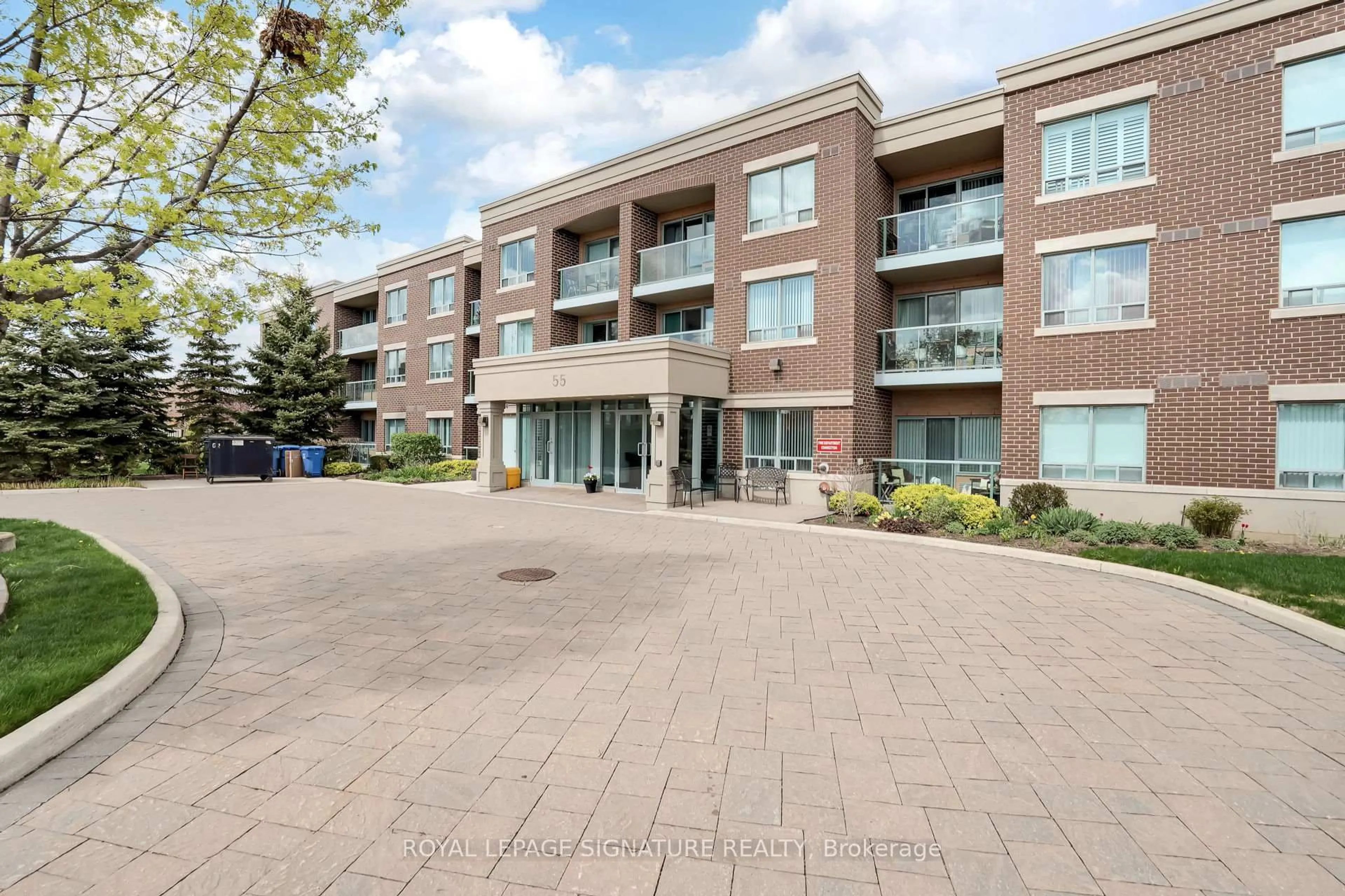 Patio, building for 55 Via Rosedale N/A #206, Brampton Ontario L6R 0V1