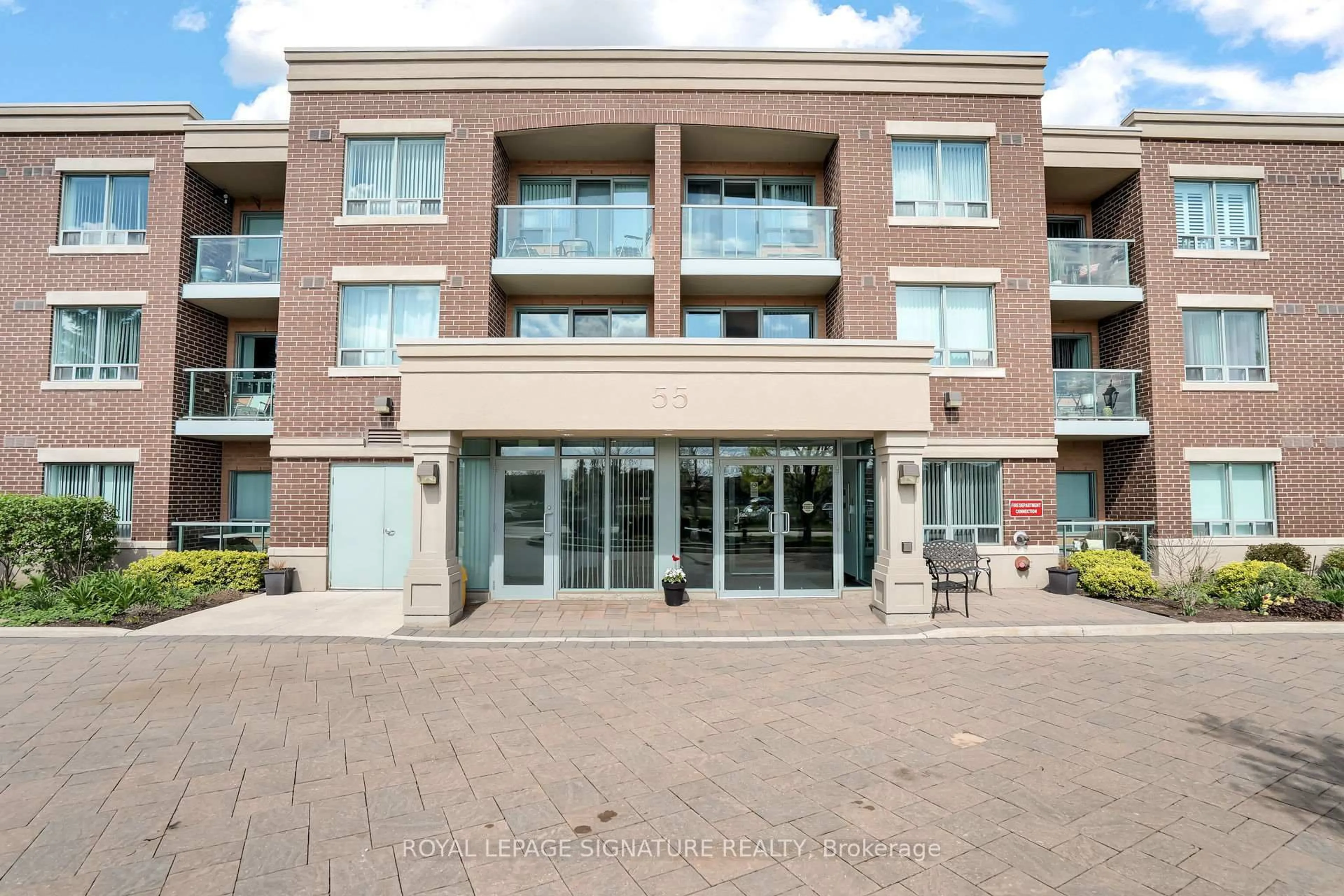 Patio, building for 55 Via Rosedale N/A #206, Brampton Ontario L6R 0V1