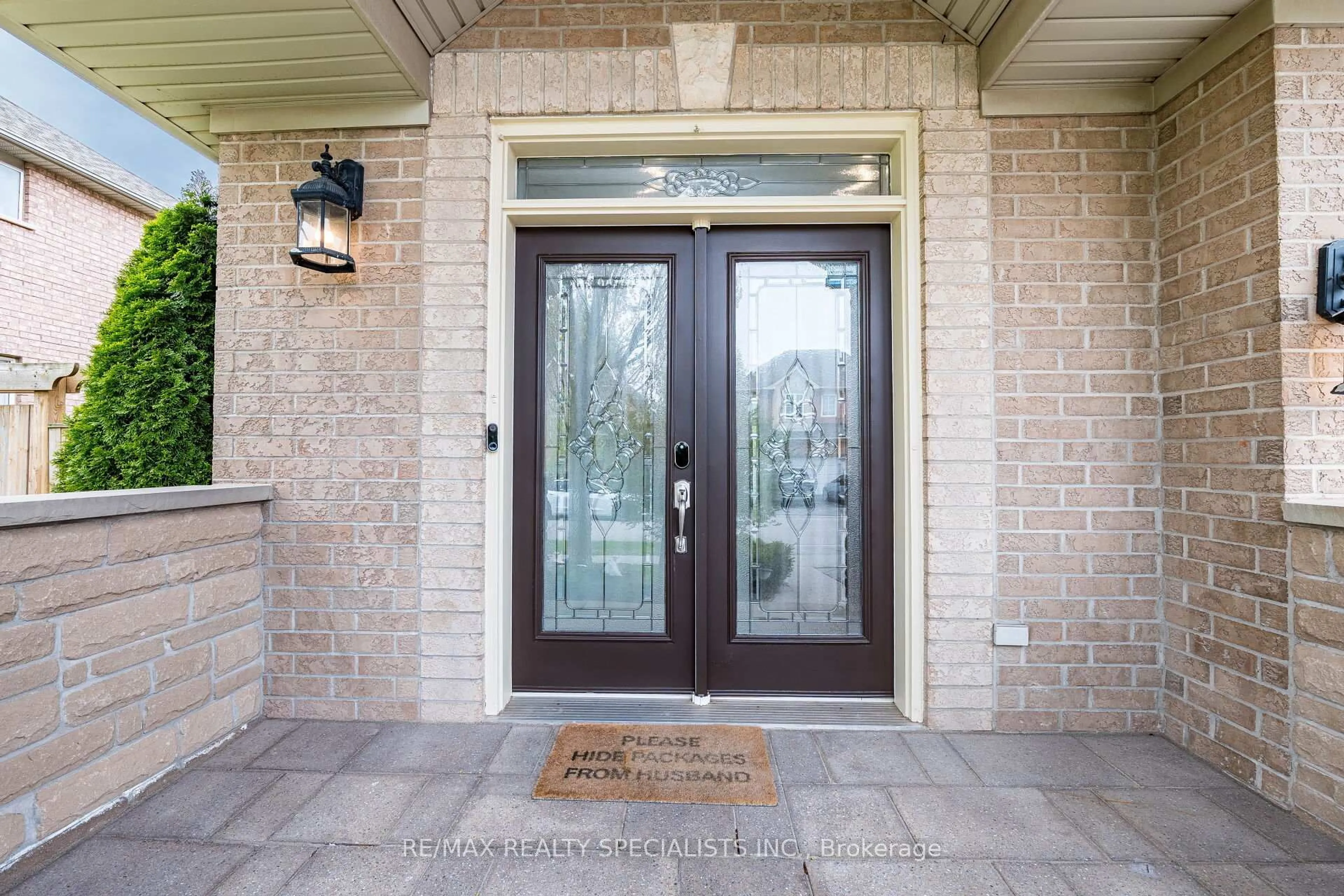 Indoor entryway for 2265 Osprey Lane, Oakville Ontario L6M 3Z9