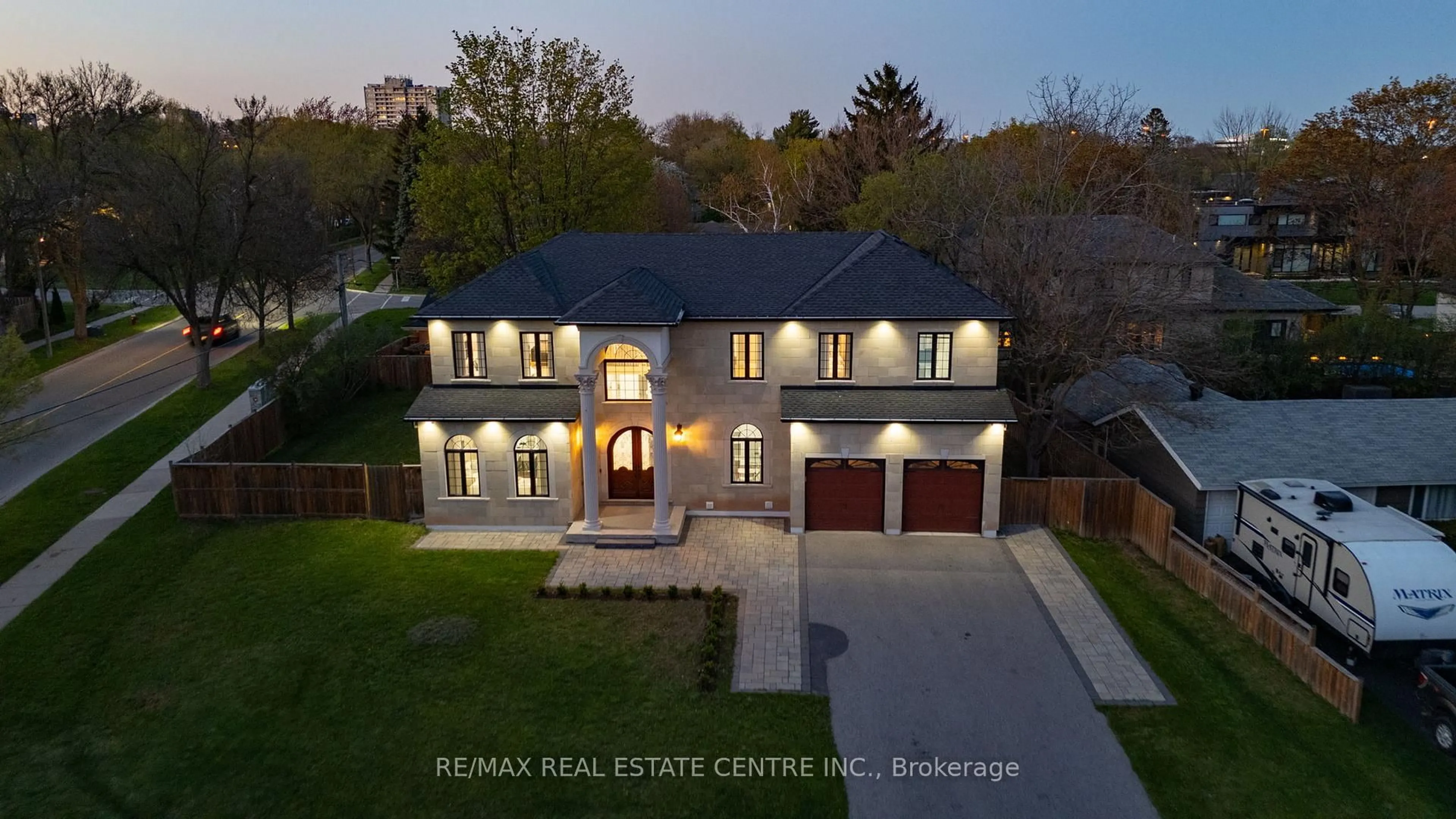 Home with brick exterior material, street for 1081 Bomorda Dr, Oakville Ontario L6H 1Y3
