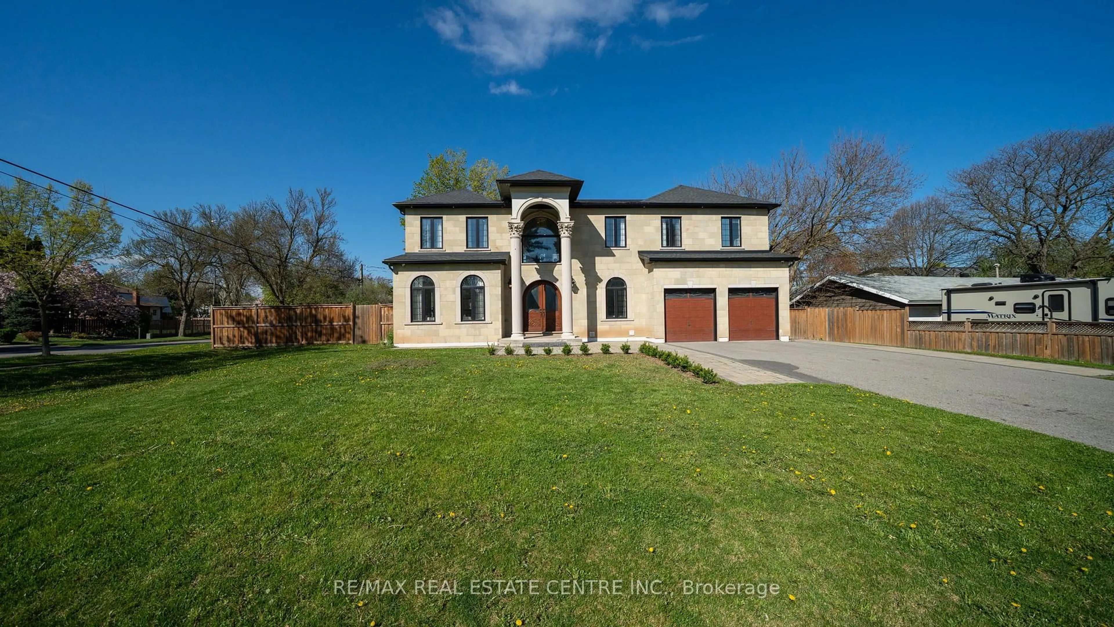 Home with brick exterior material, street for 1081 Bomorda Dr, Oakville Ontario L6H 1Y3