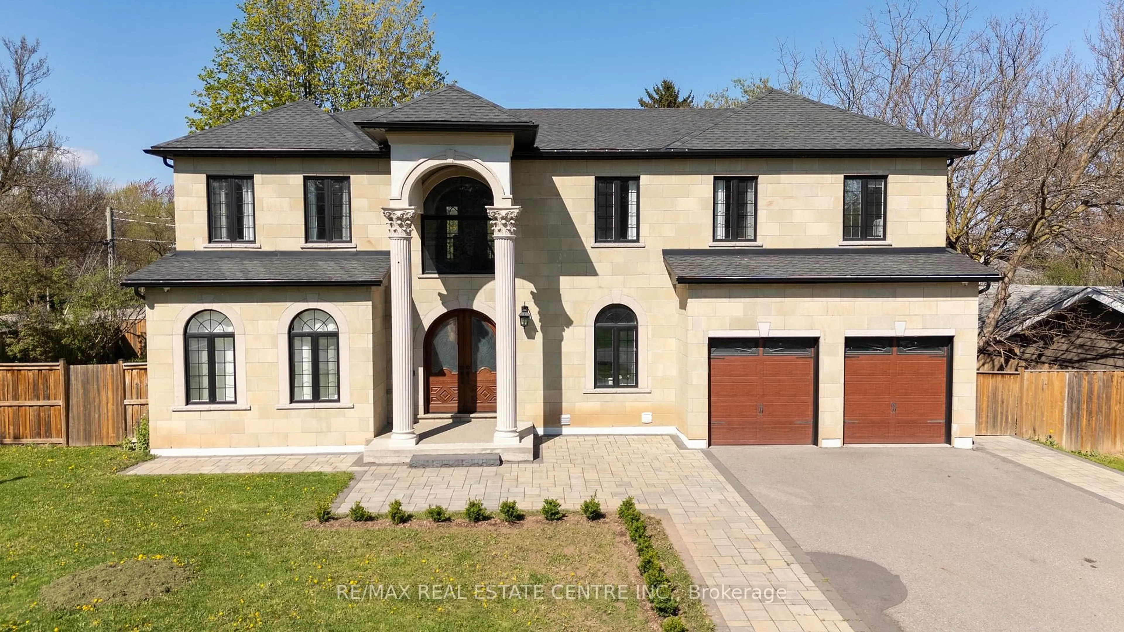 Home with brick exterior material, street for 1081 Bomorda Dr, Oakville Ontario L6H 1Y3