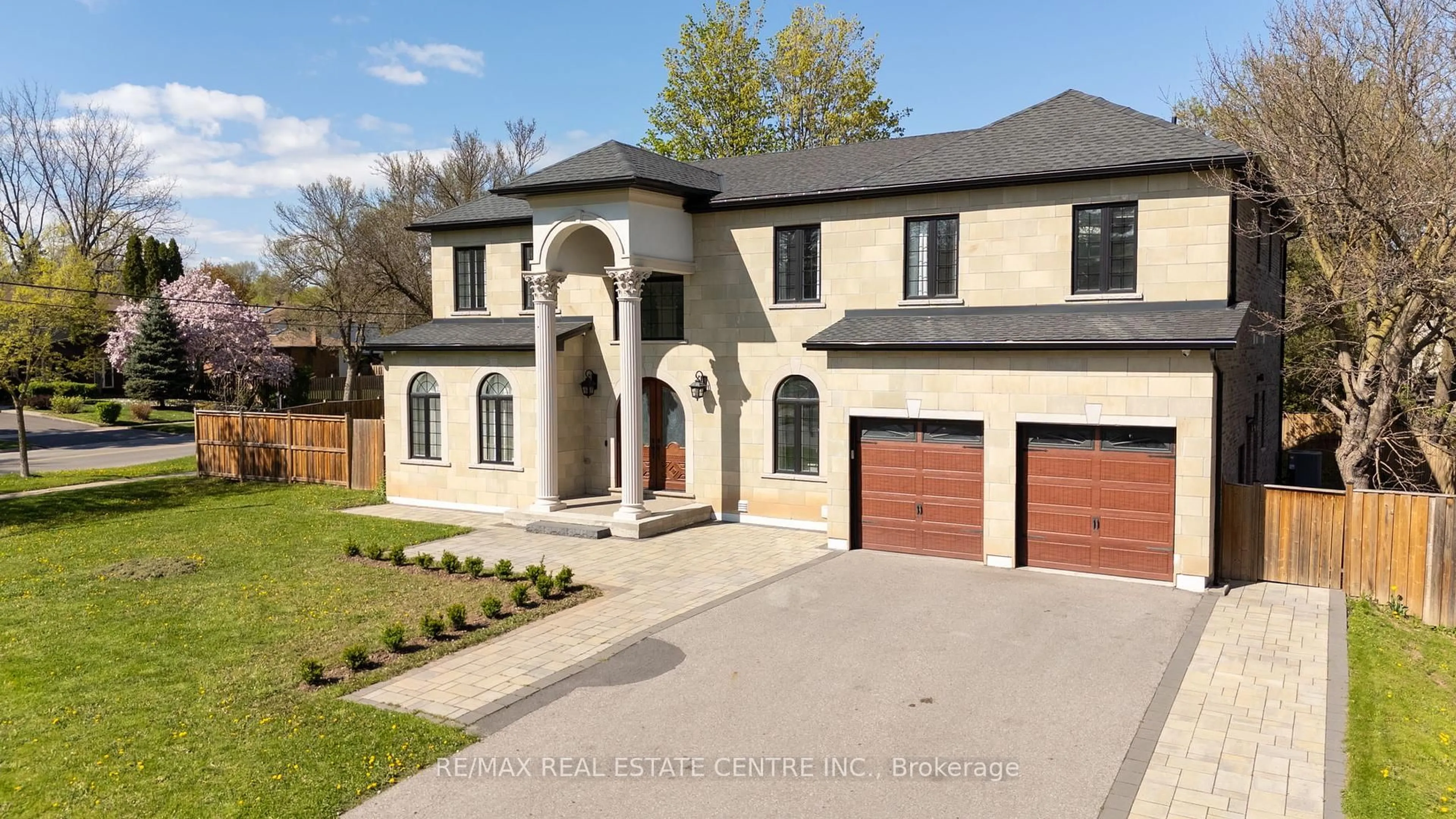 Home with brick exterior material, street for 1081 Bomorda Dr, Oakville Ontario L6H 1Y3