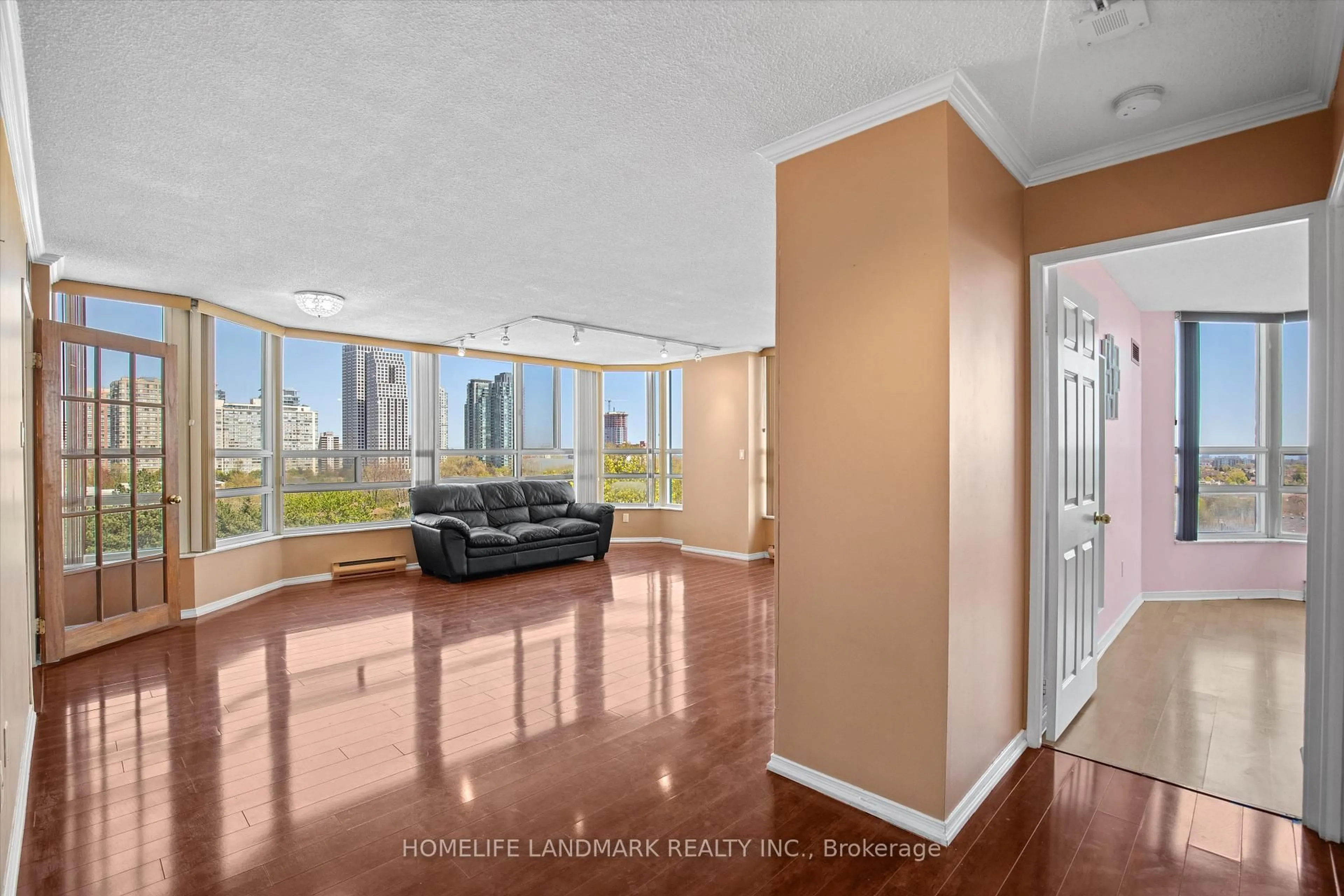 Indoor foyer for 250 Webb Dr #704, Mississauga Ontario L5B 3Z4