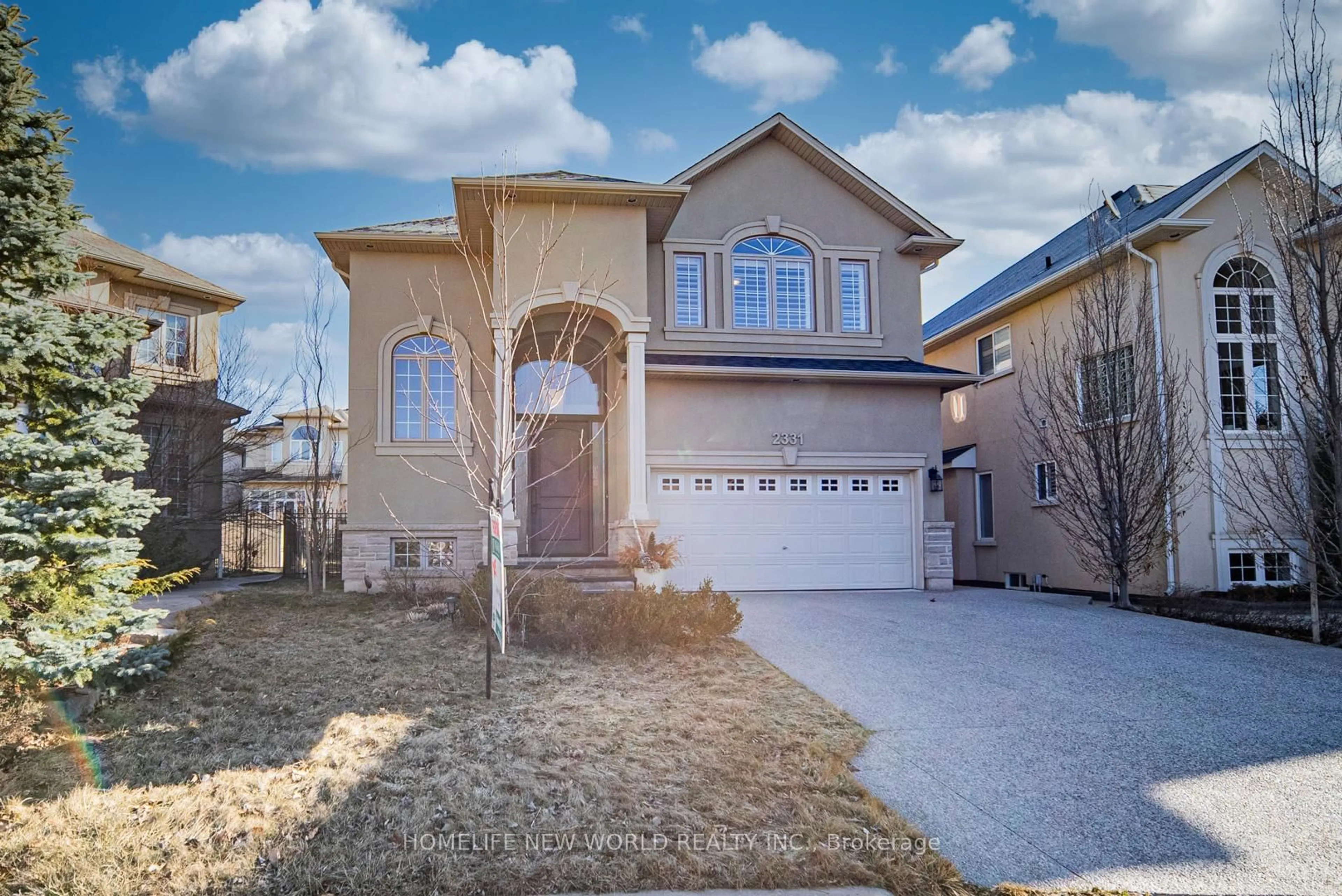 Home with vinyl exterior material, street for 2331 Millstone Dr, Oakville Ontario L6M 0H1