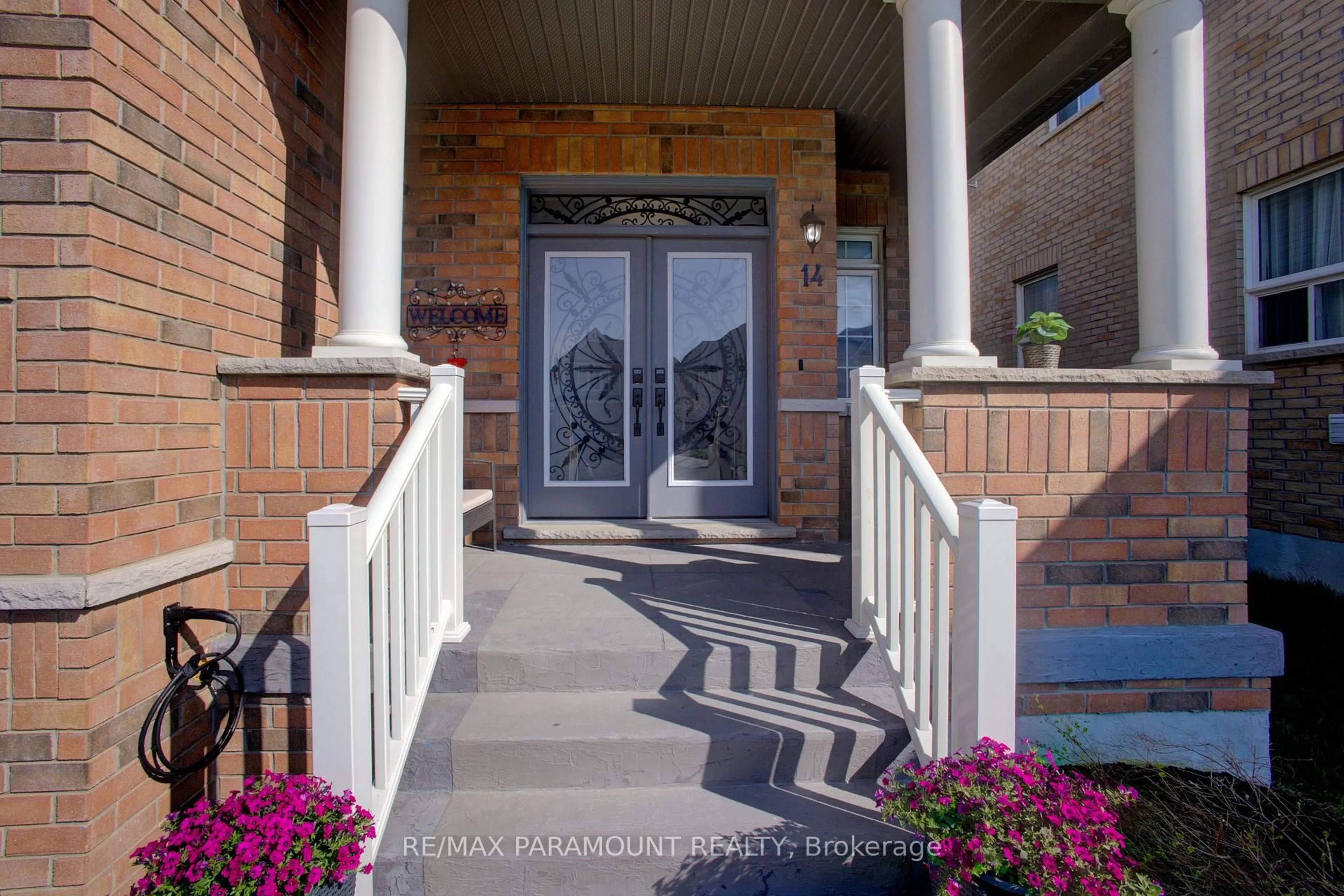 Indoor entryway for 14 Paula Crt, Orangeville Ontario L9W 5V1