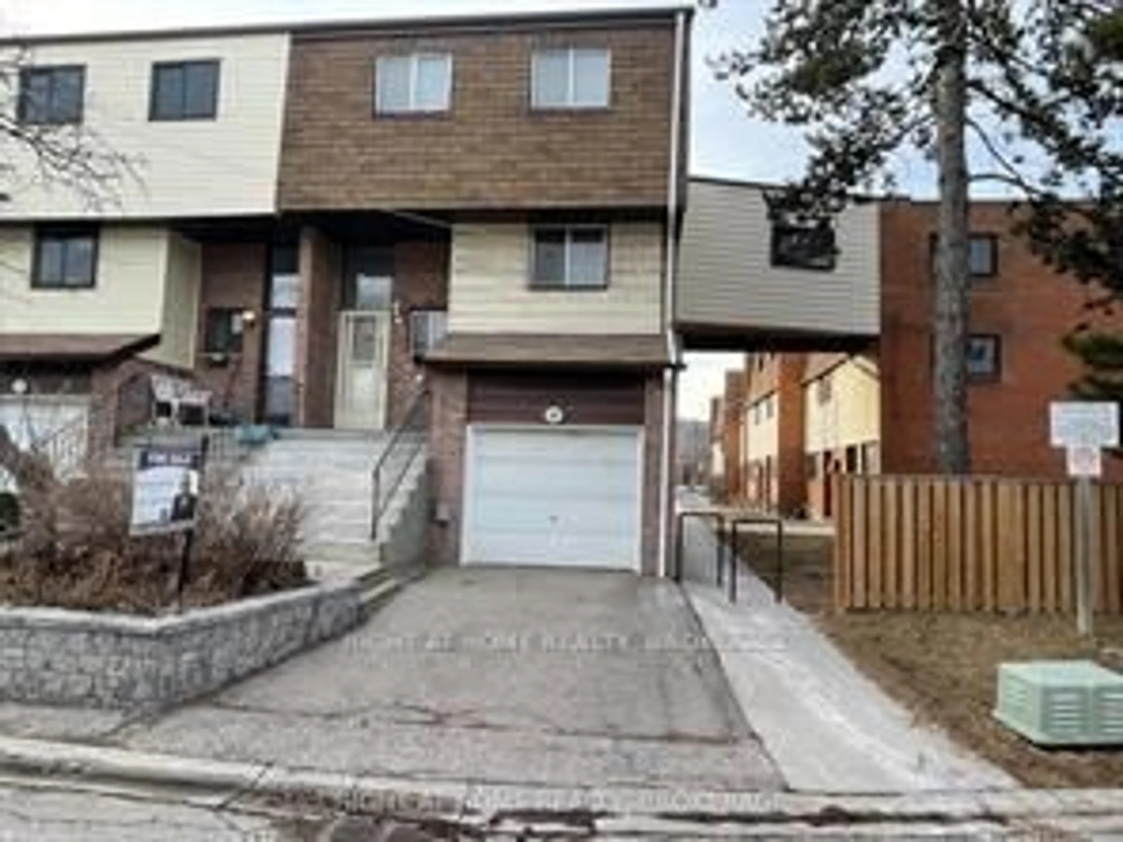 Home with brick exterior material, street for 180 Mississauga Valley Blvd #140, Mississauga Ontario L5A 3M2