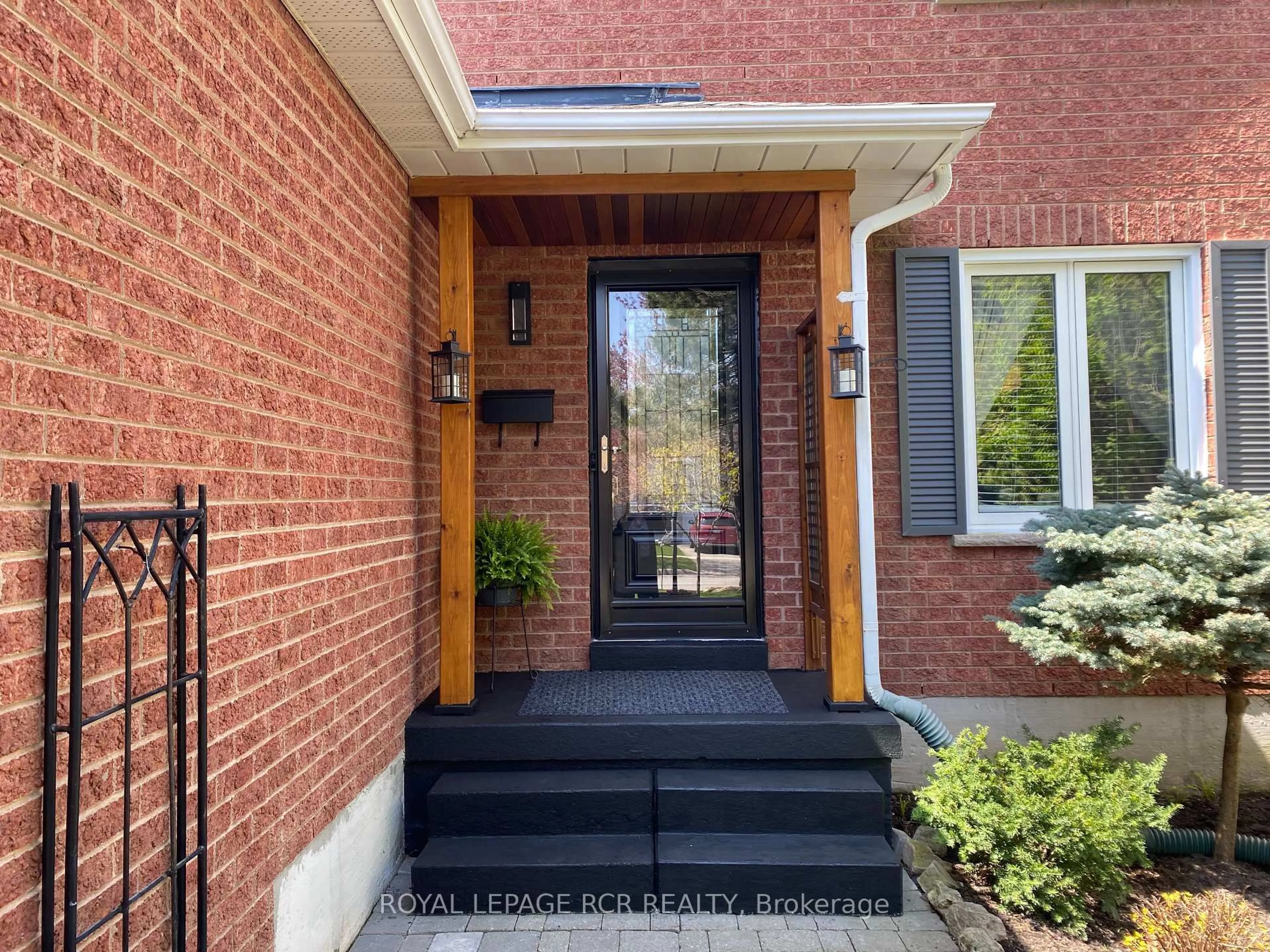 Home with brick exterior material, street for 128 Elaine Dr, Orangeville Ontario L9W 4S1