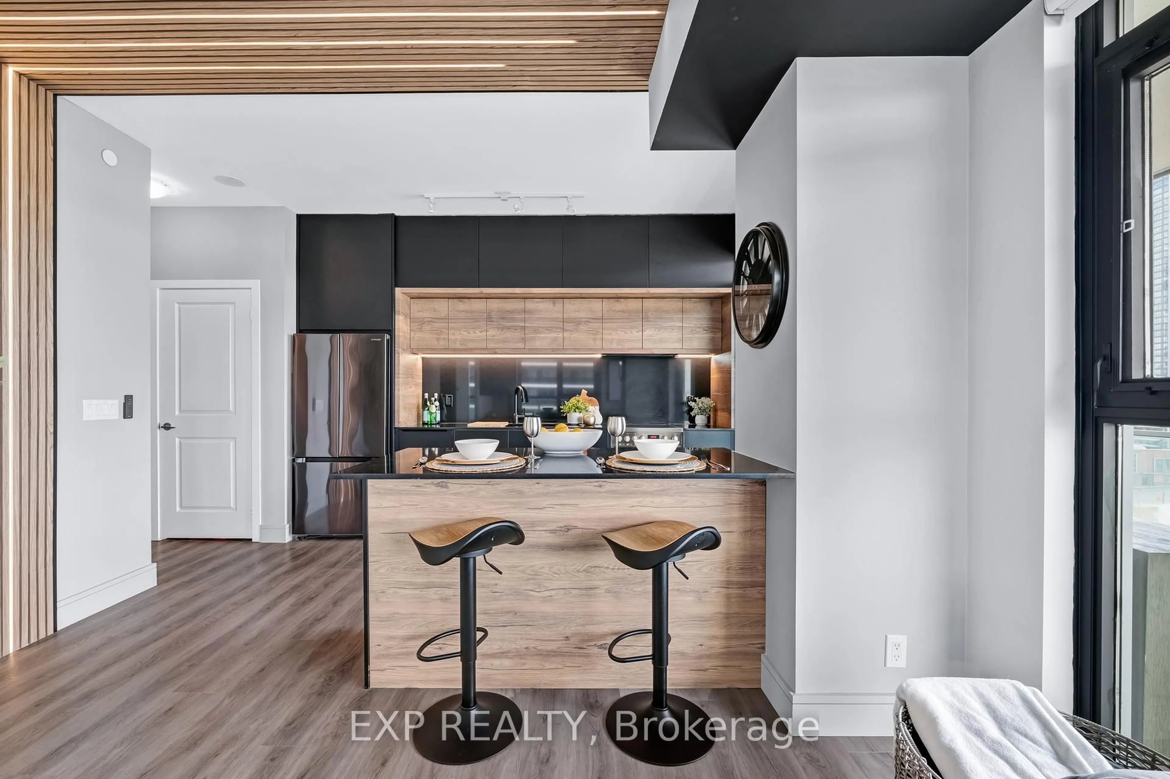 Open concept kitchen, unknown for 33 Shore Breeze Dr #904, Toronto Ontario M8V 1A1