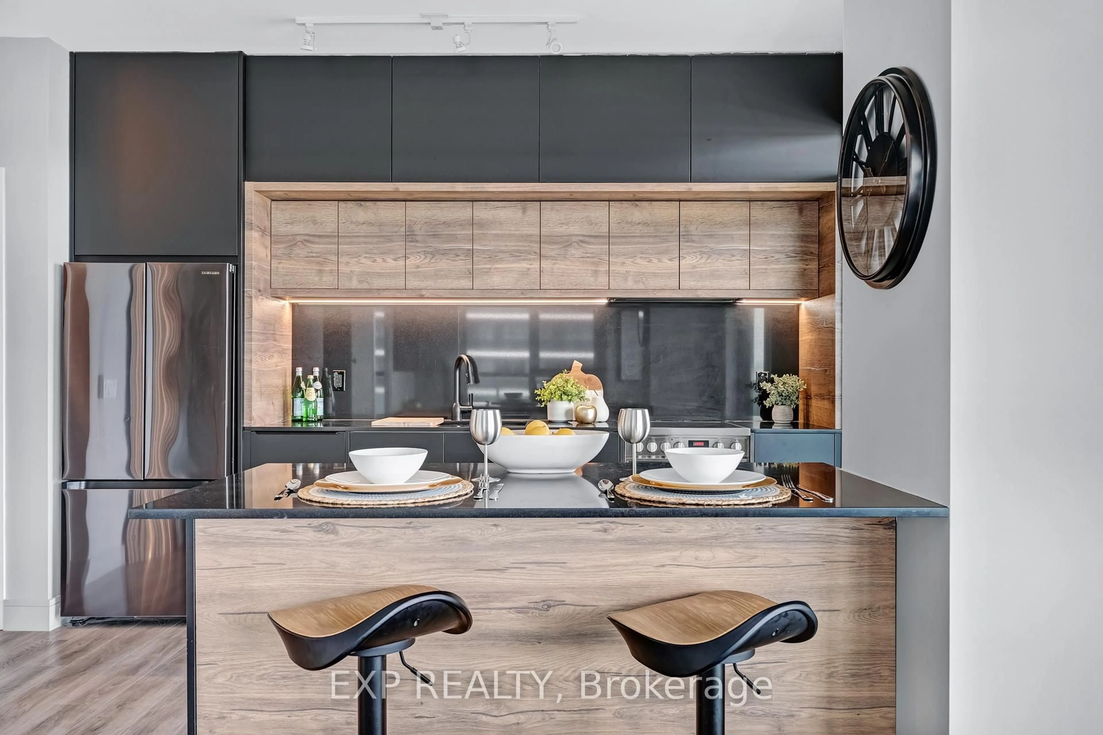 Contemporary kitchen, unknown for 33 Shore Breeze Dr #904, Toronto Ontario M8V 1A1