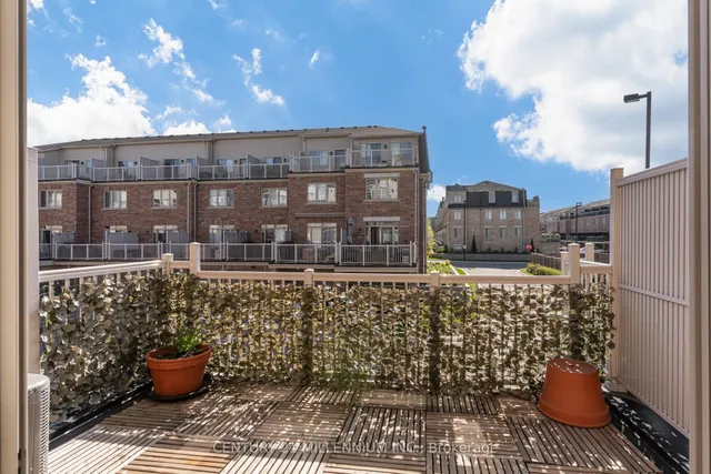 Additional property image - 1044A Islington Ave