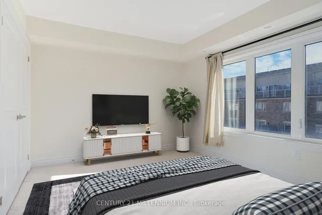 Additional property image - 1044A Islington Ave