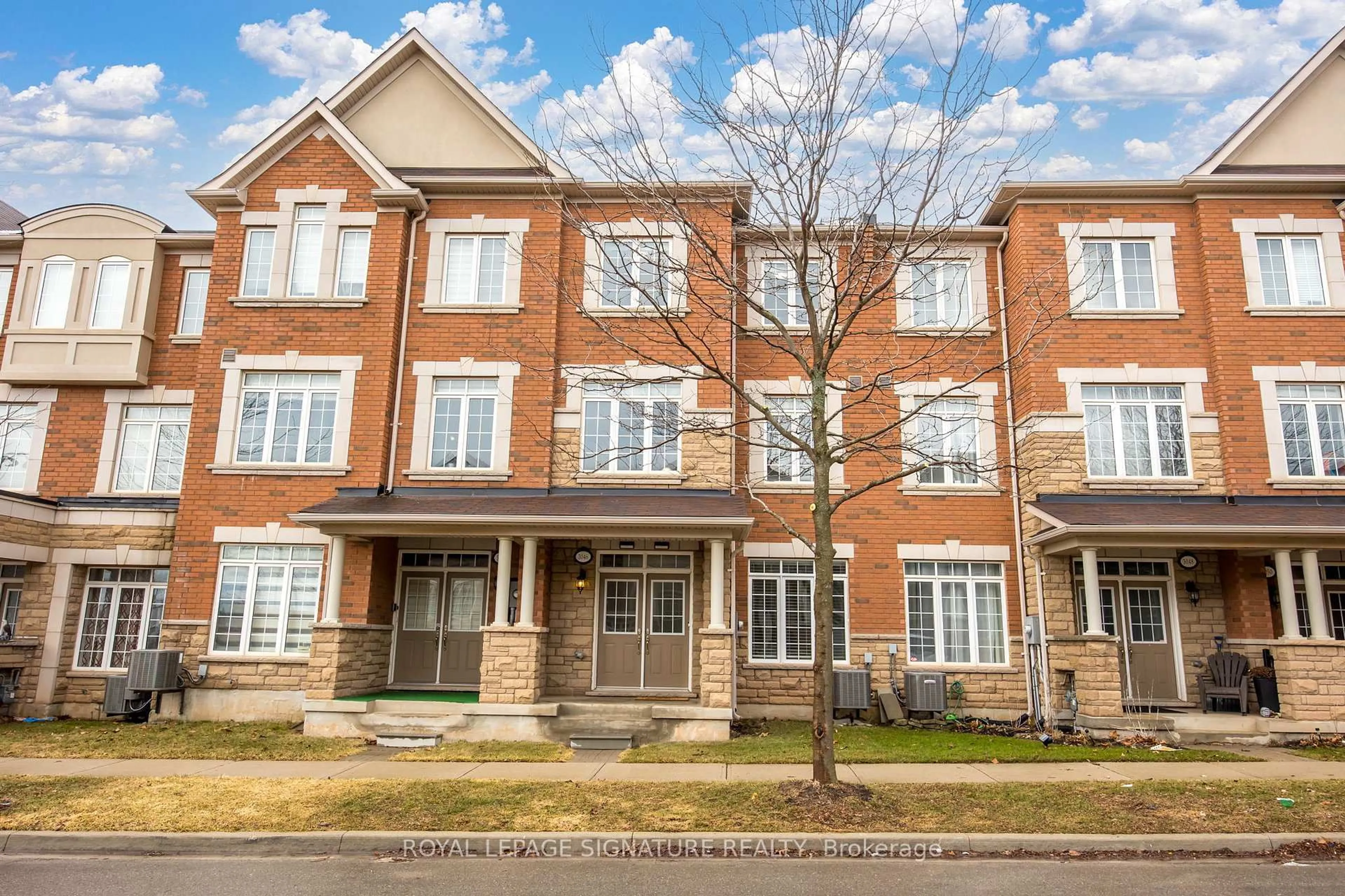 Home with brick exterior material, street for 3046 Eberly Woods Dr, Oakville Ontario L6M 0T5