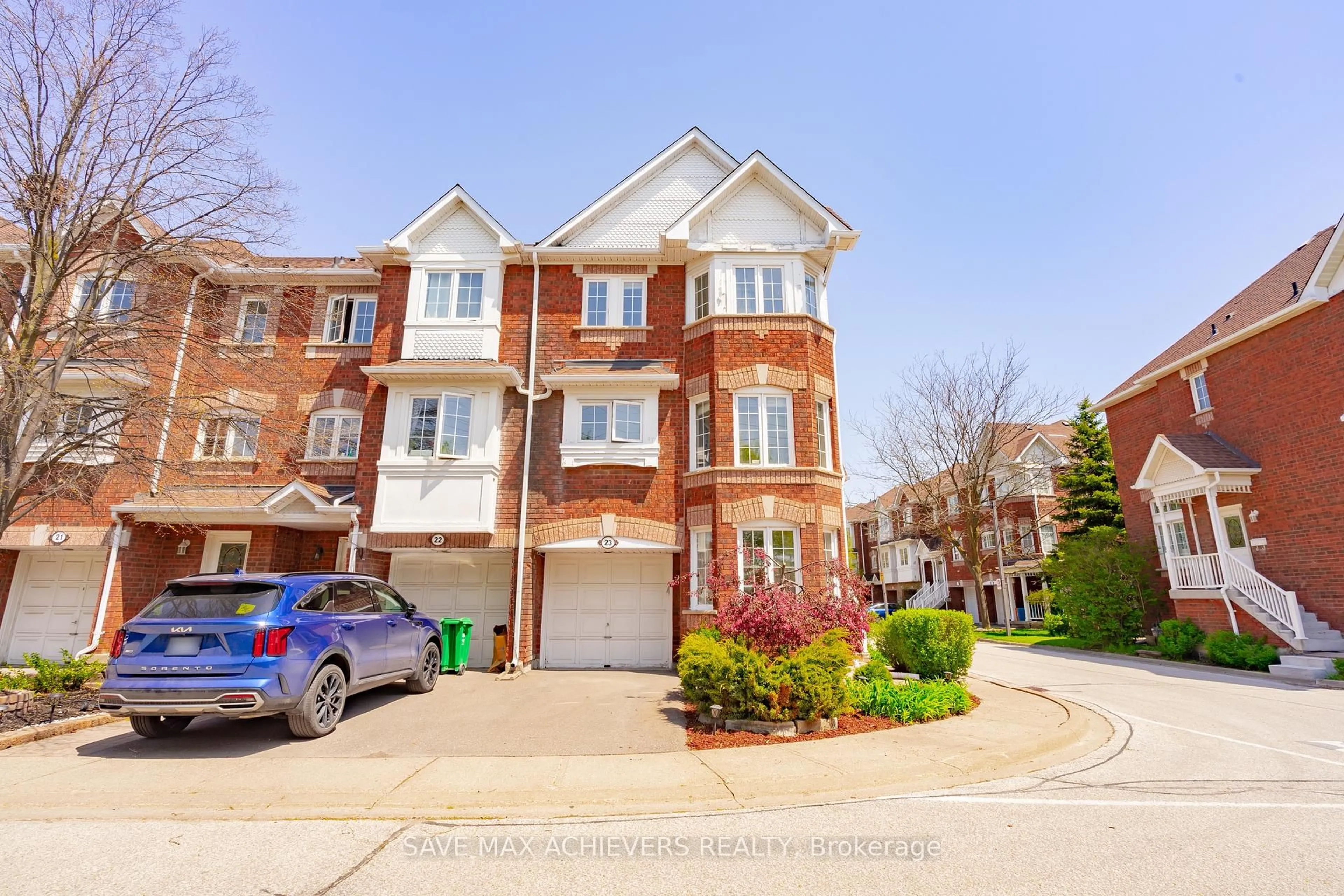 A pic from outside/outdoor area/front of a property/back of a property/a pic from drone, street for 6060 Snowy Owl Cres #23, Mississauga Ontario L5N 7K3