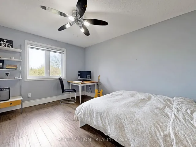Additional property image - 1504 Pinery Cres