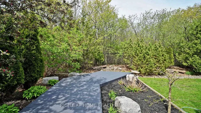 Additional property image - 1504 Pinery Cres