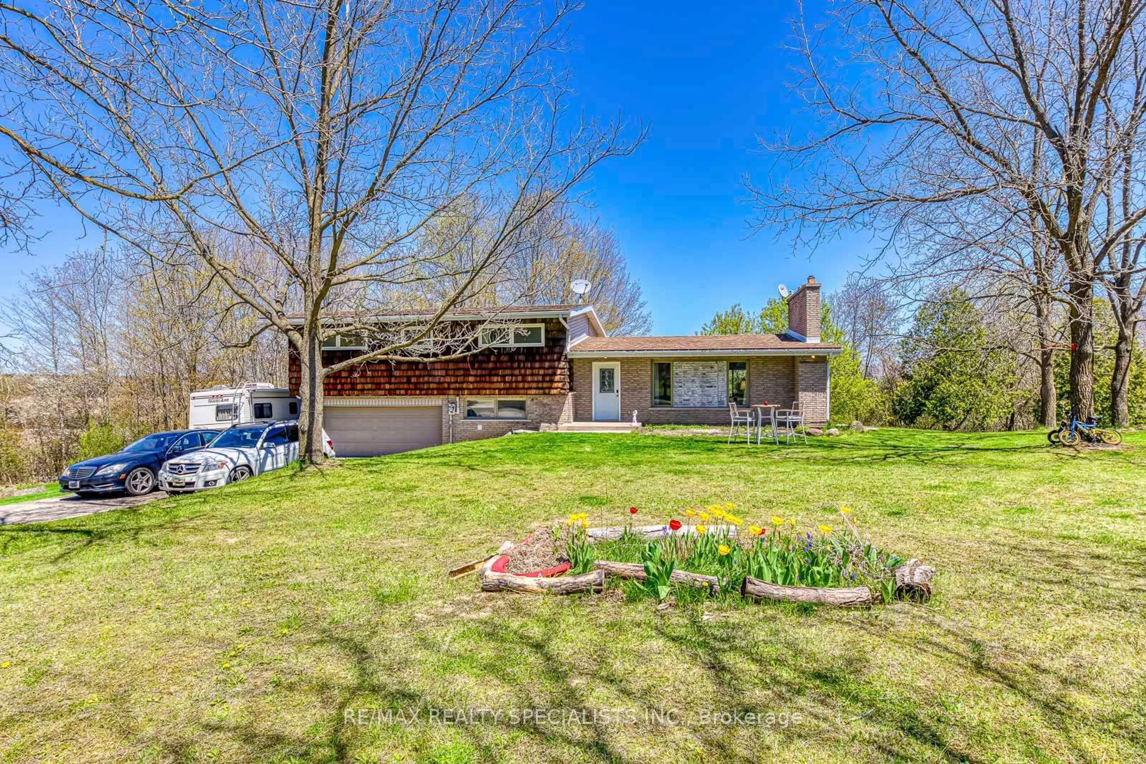 A pic from outside/outdoor area/front of a property/back of a property/a pic from drone, water/lake/river/ocean view for 15195 The Gore Rd, Caledon Ontario L7C 0X2