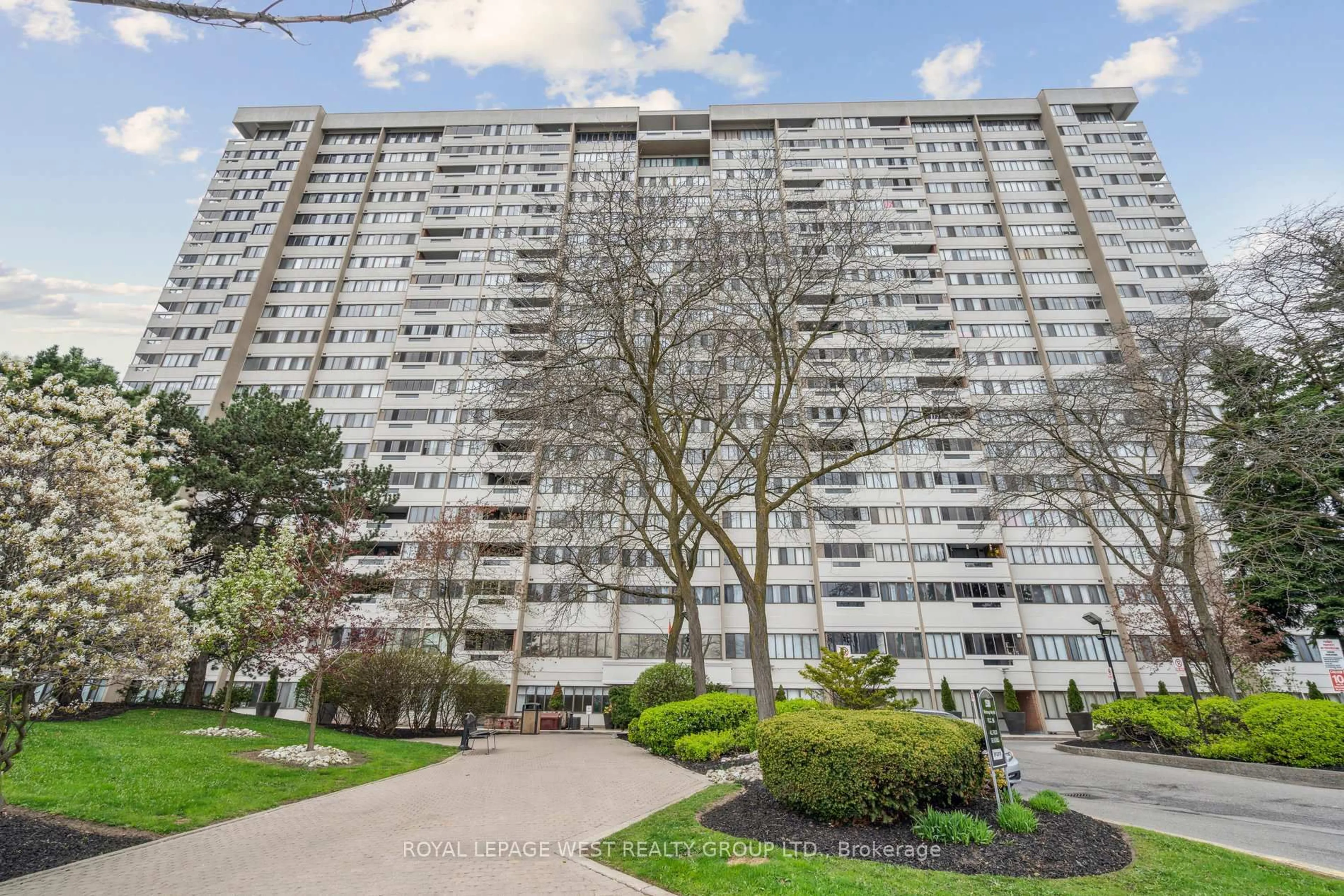 Unknown for 1580 Mississauga Valy #1006, Mississauga Ontario L5A 3T8