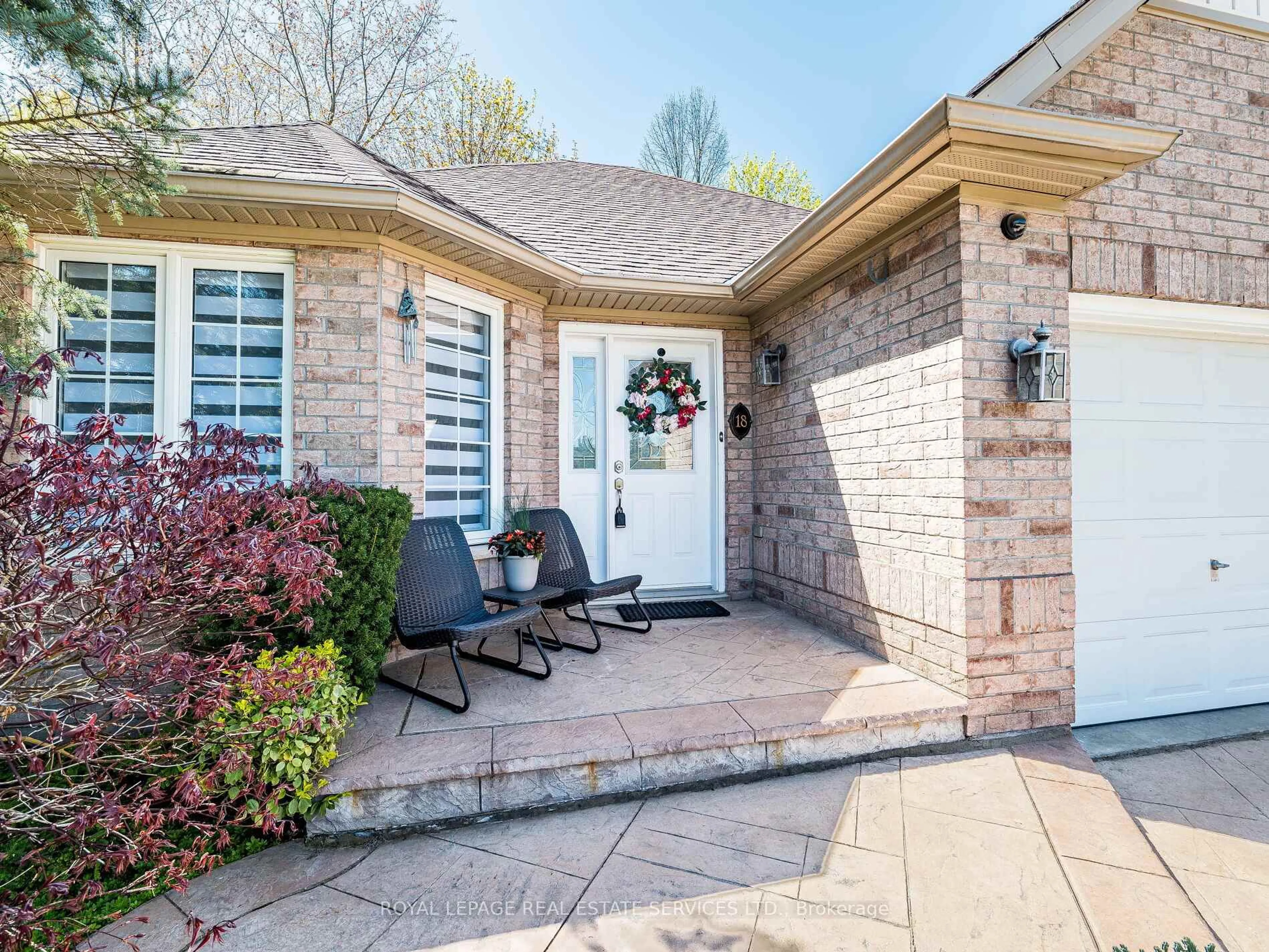 Home with brick exterior material, street for 18 Nailsworth Cres, Caledon Ontario L7C 1R3