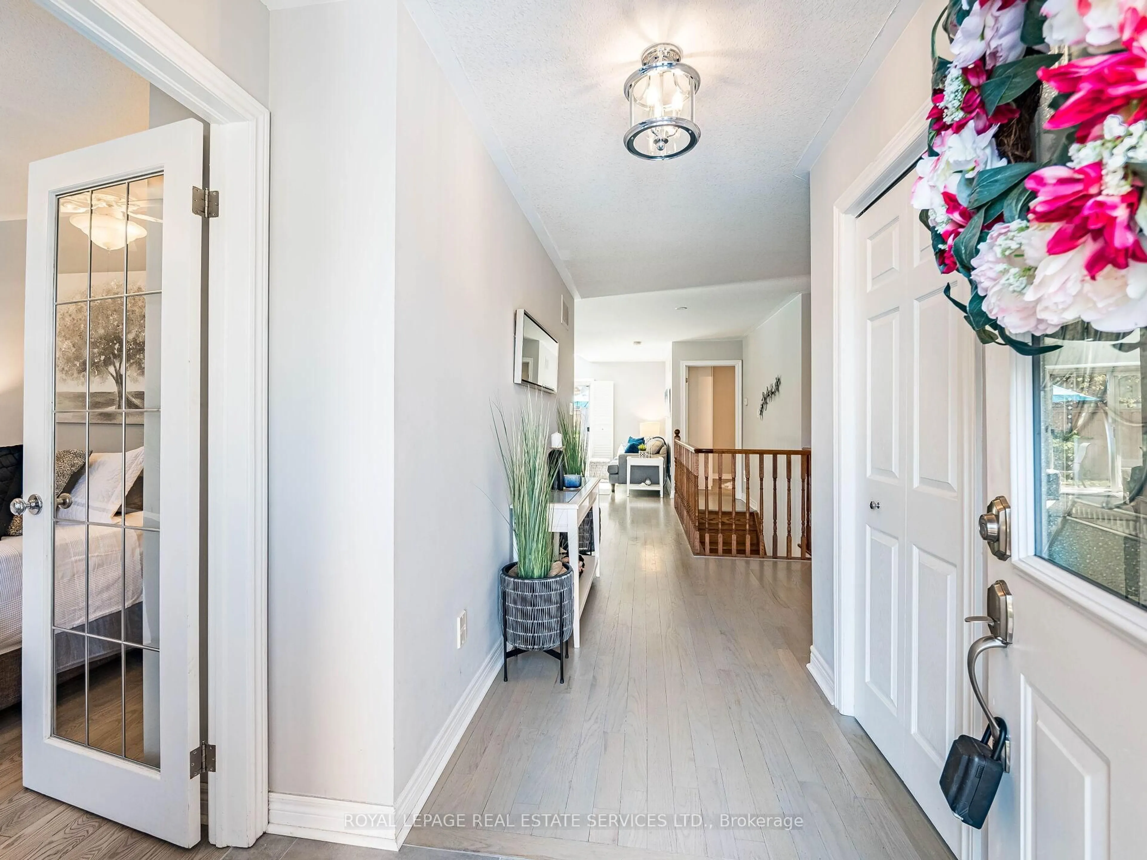 Indoor entryway for 18 Nailsworth Cres, Caledon Ontario L7C 1R3