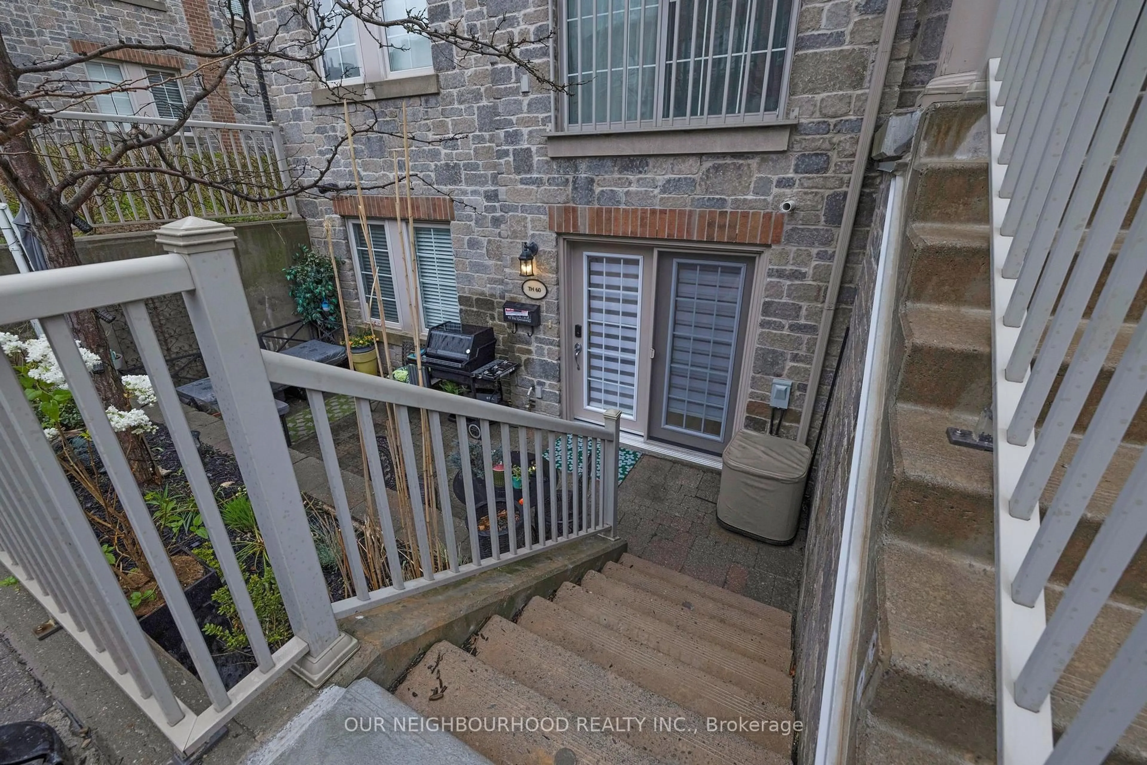 Unknown for 93 The Queensway Ave #TH60, Toronto Ontario M6S 5A7