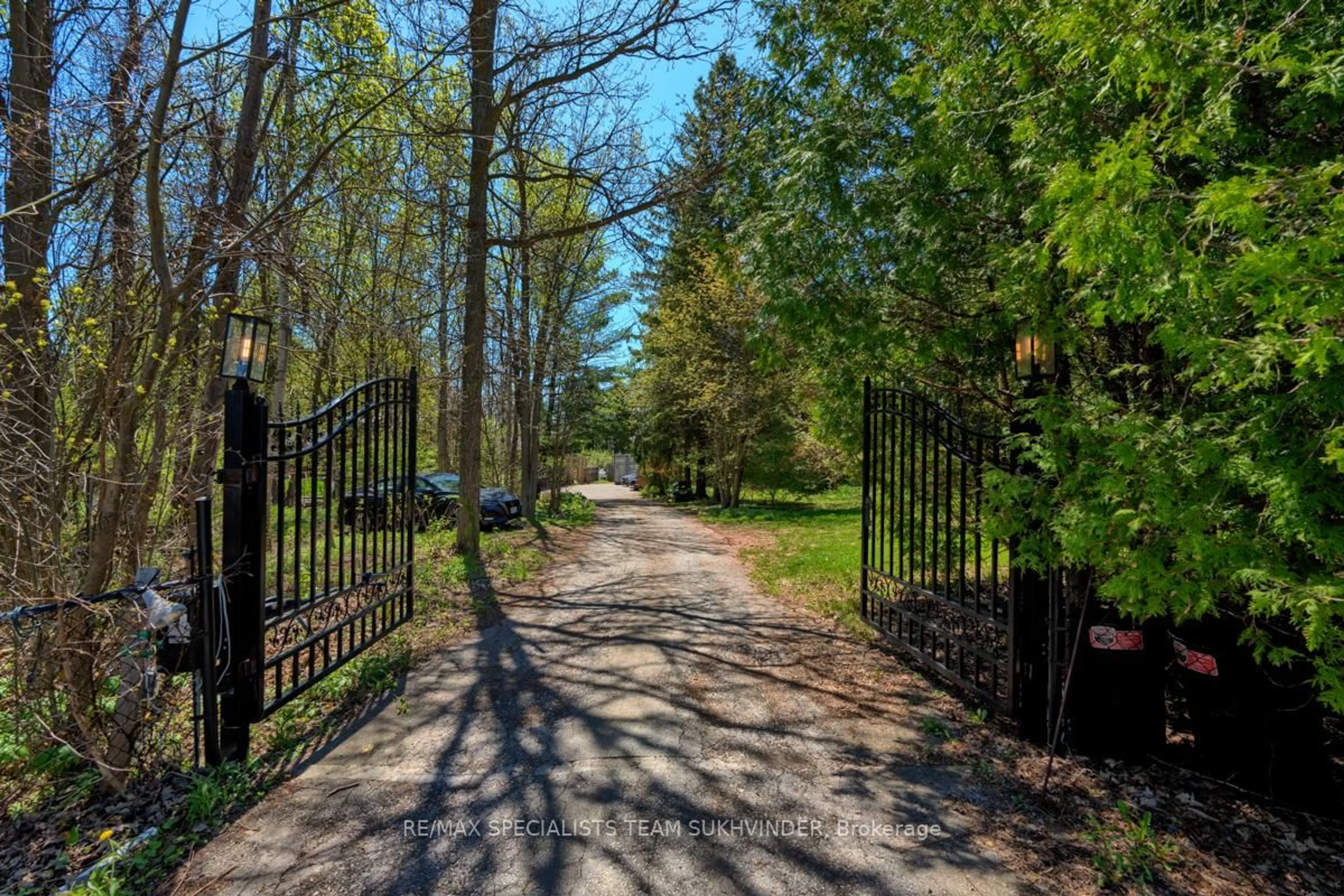 Unknown for 6660 Appleby Line, Burlington Ontario L7M 0P7