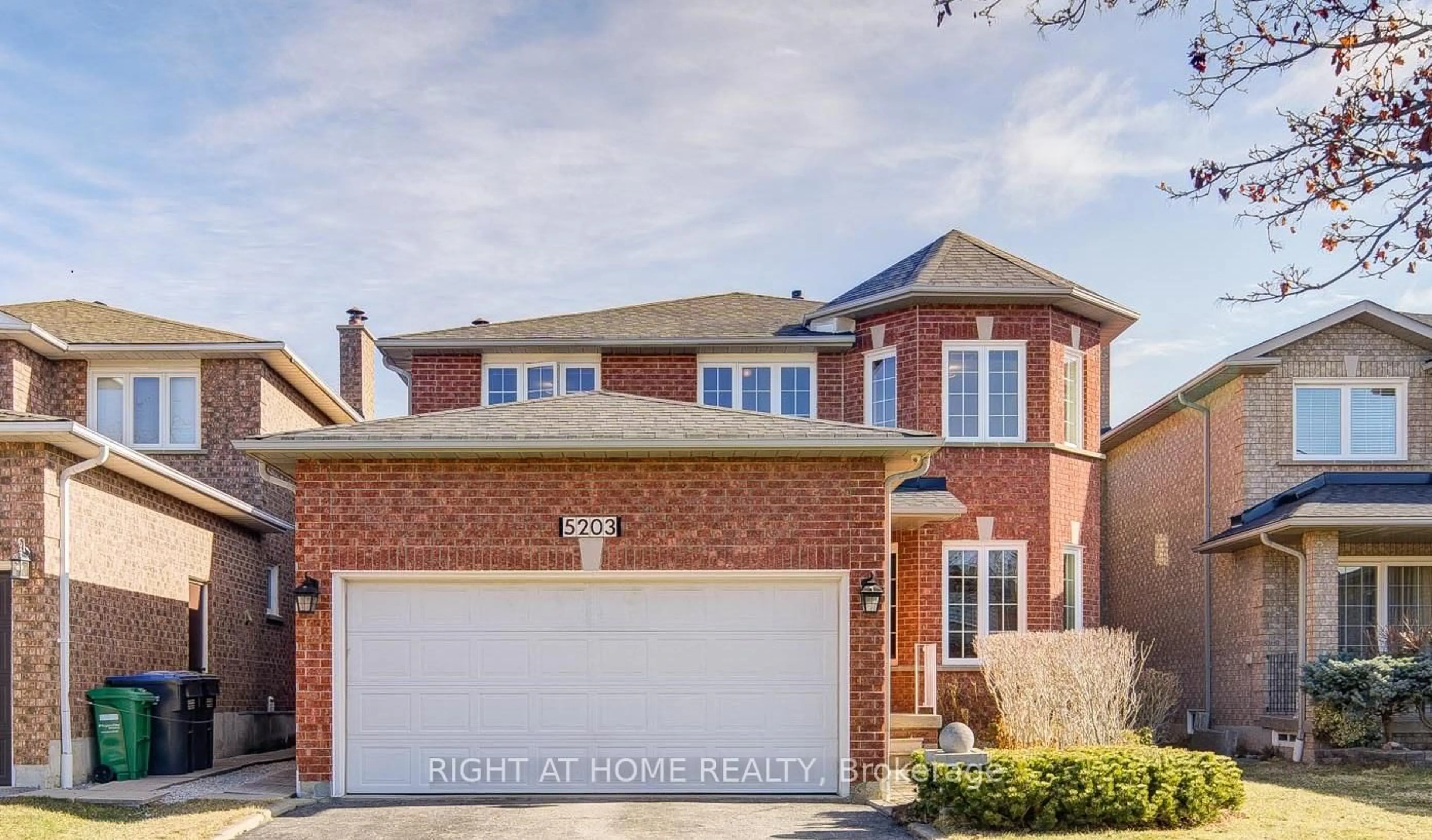 Home with brick exterior material, street for 5203 Castlefield Dr, Mississauga Ontario L5V 1S2