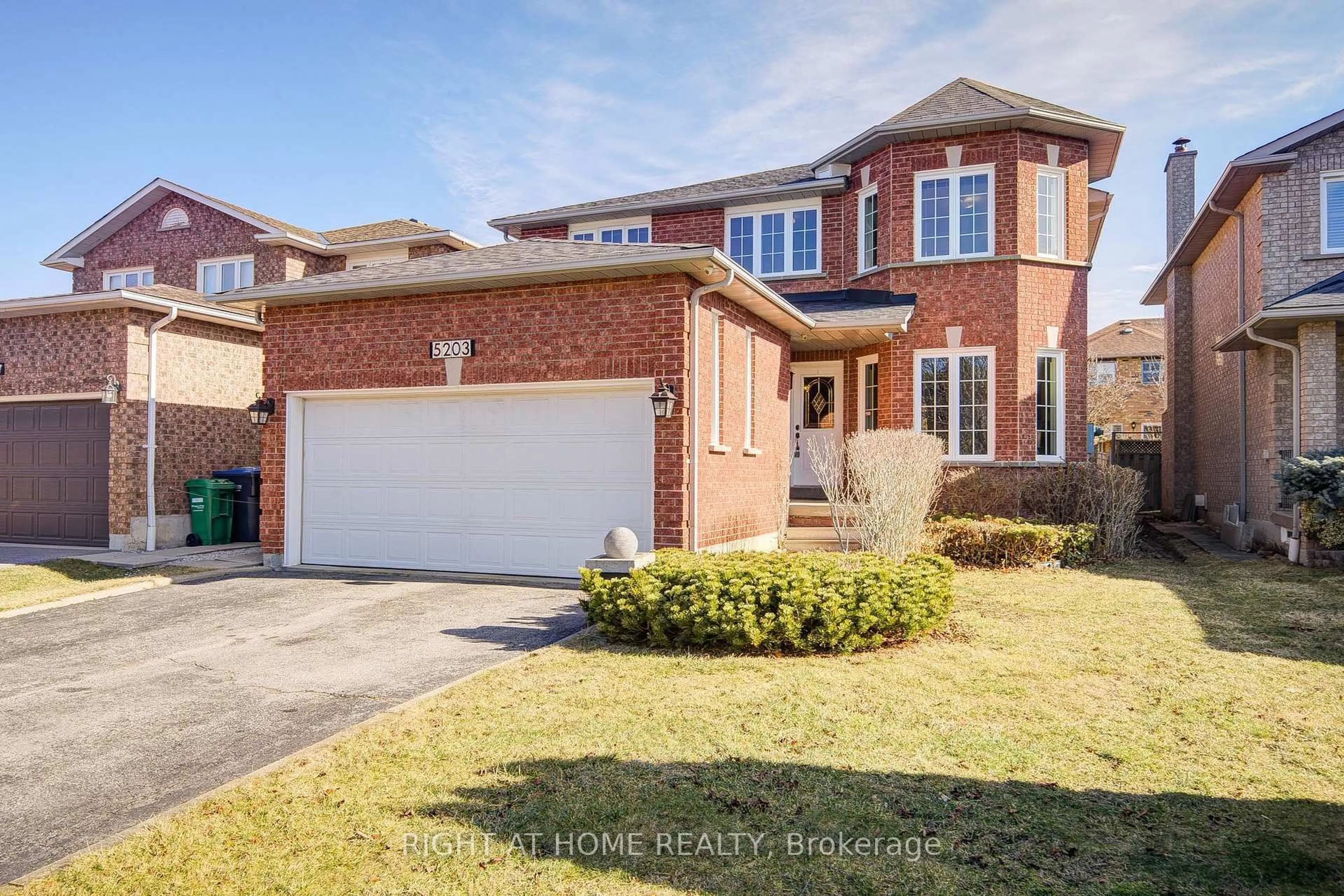 Home with brick exterior material, street for 5203 Castlefield Dr, Mississauga Ontario L5V 1S2