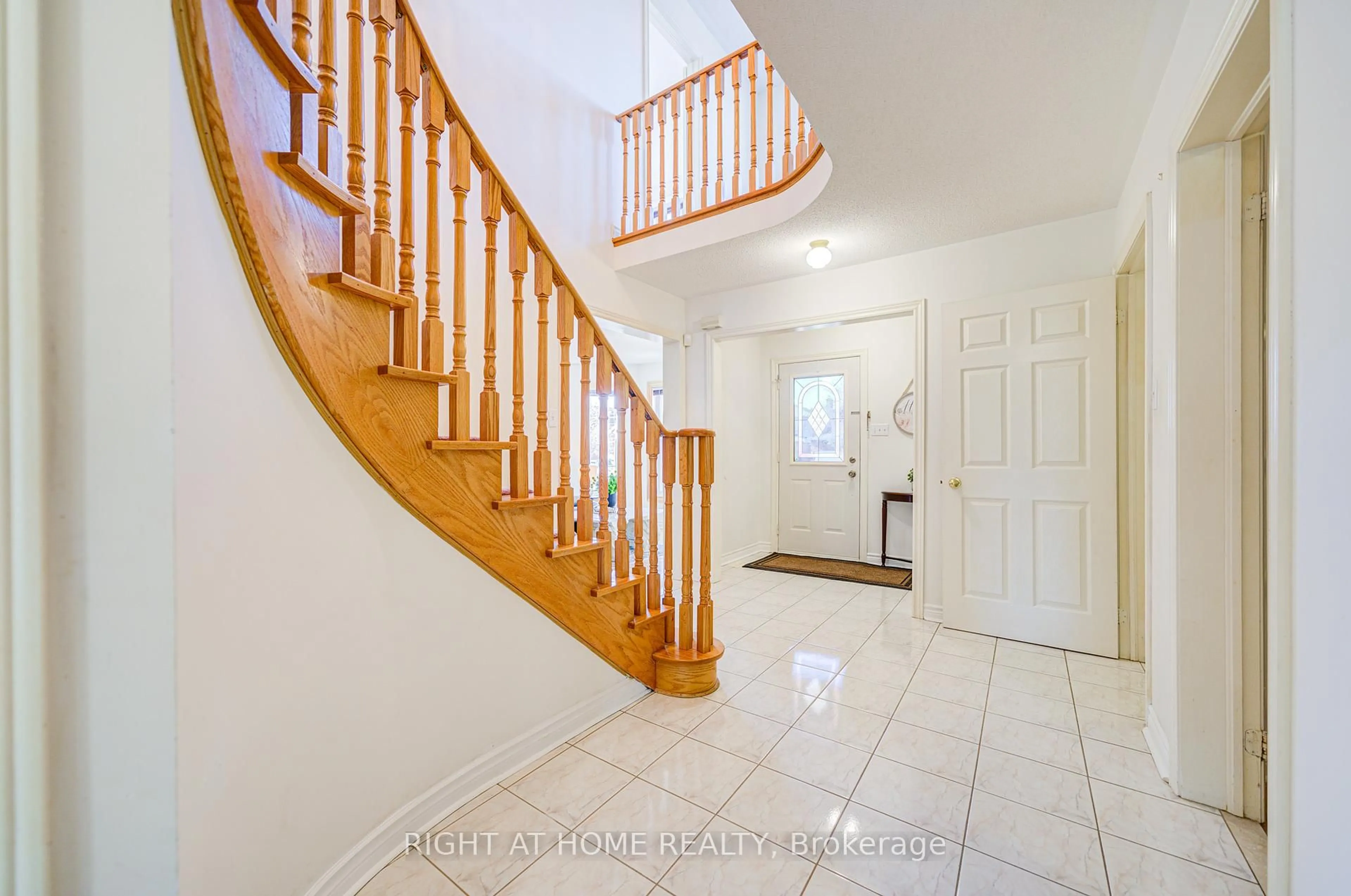 Unknown for 5203 Castlefield Dr, Mississauga Ontario L5V 1S2