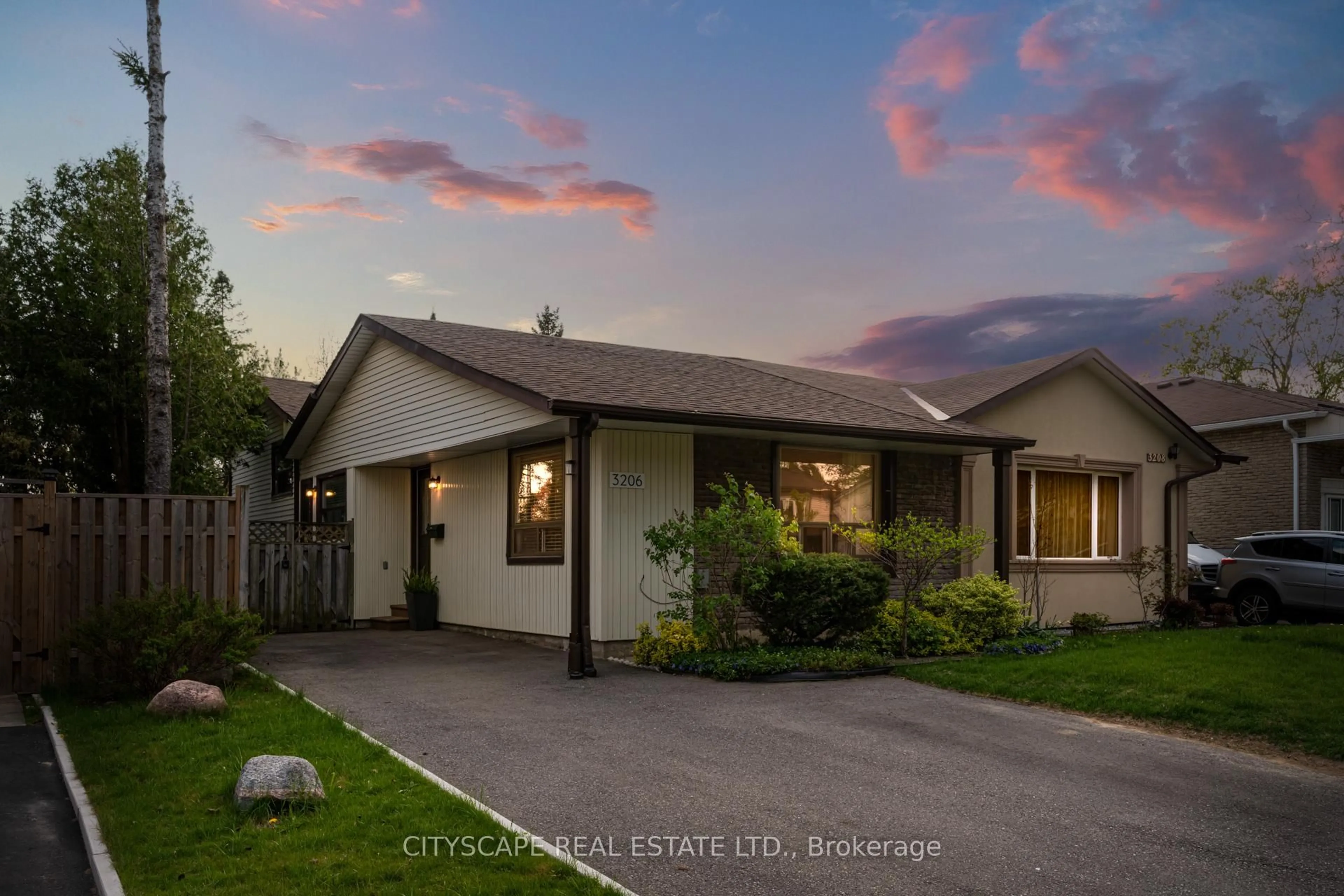 Home with vinyl exterior material, street for 3206 Candela Dr, Mississauga Ontario L5A 2T8