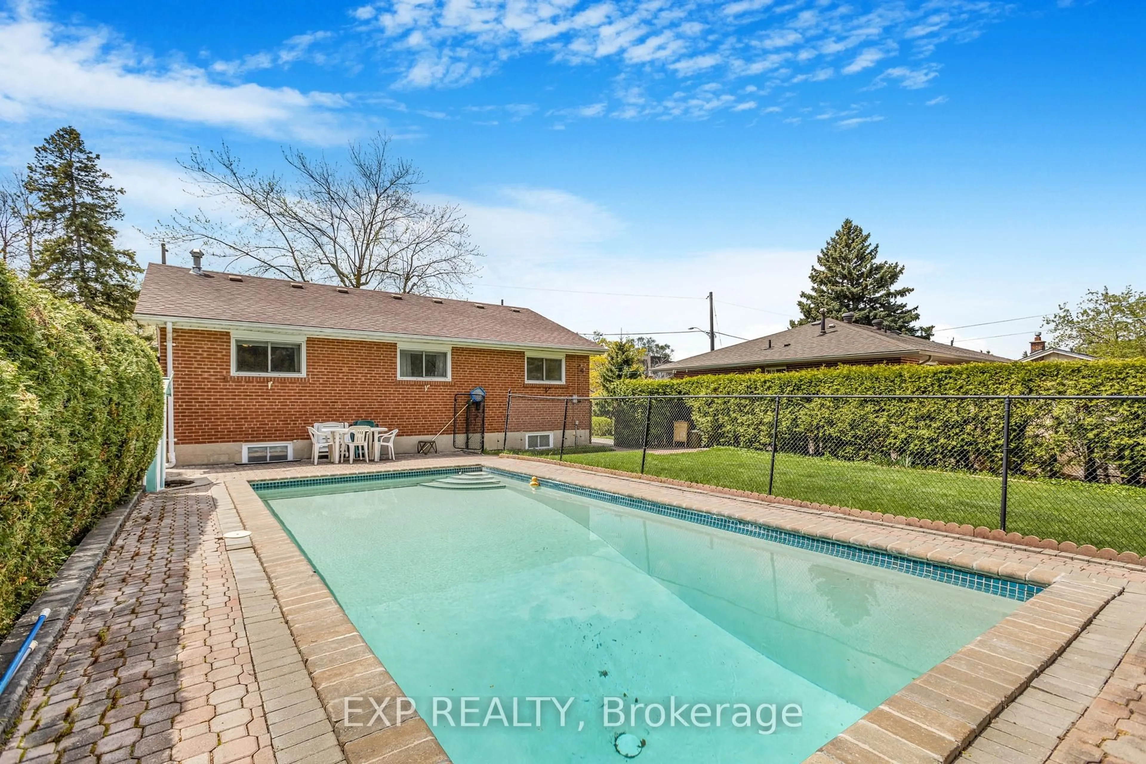 Pool for 43 Theodore Dr, Mississauga Ontario L5M 1E5