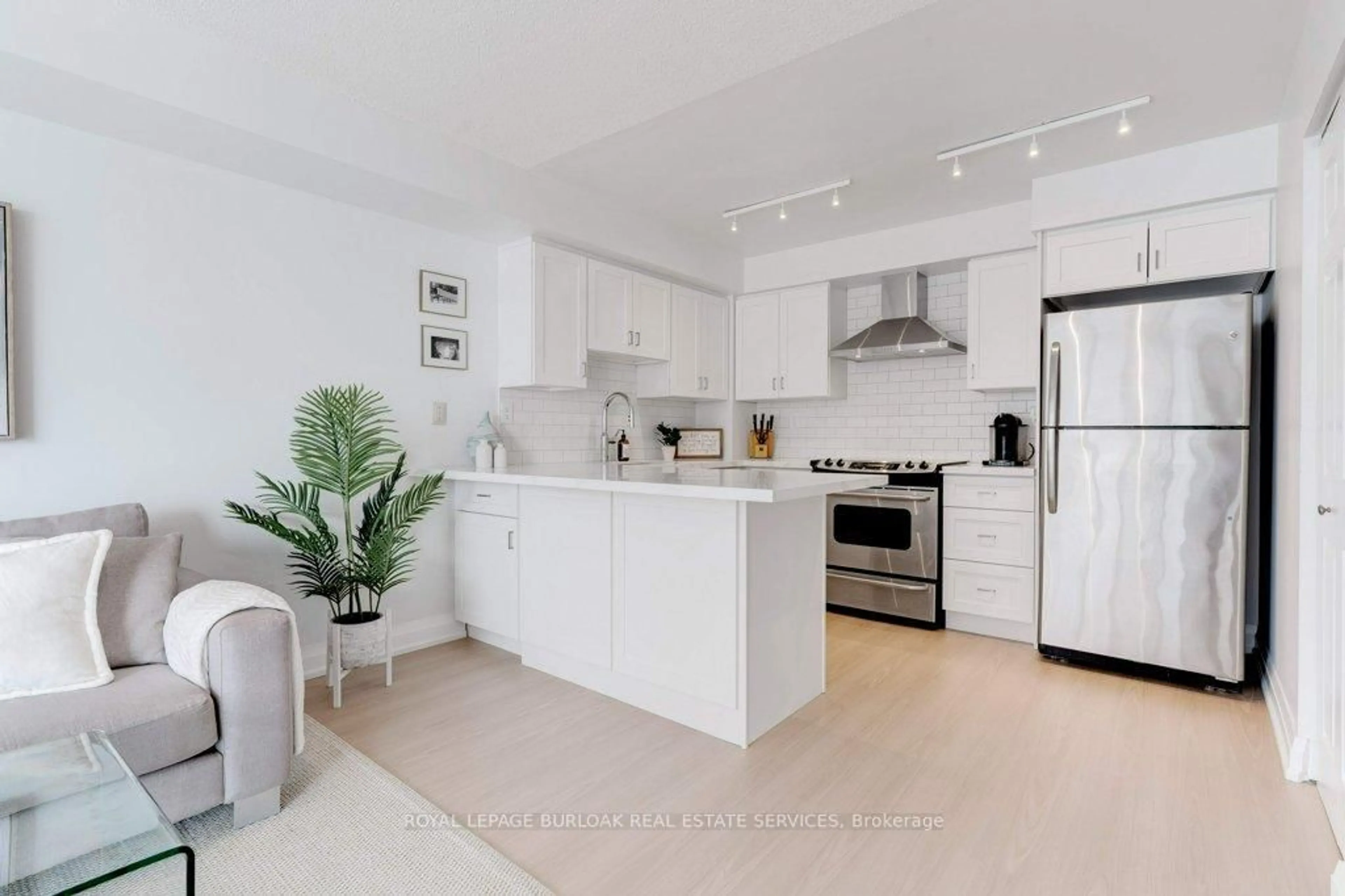 Open concept kitchen, unknown for 2210 Lakeshore Rd #704, Burlington Ontario L7R 4J9
