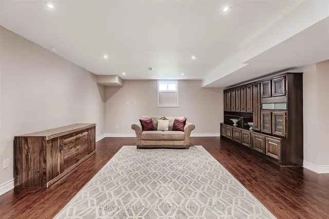 Additional property image - 1507 Stewart Cres