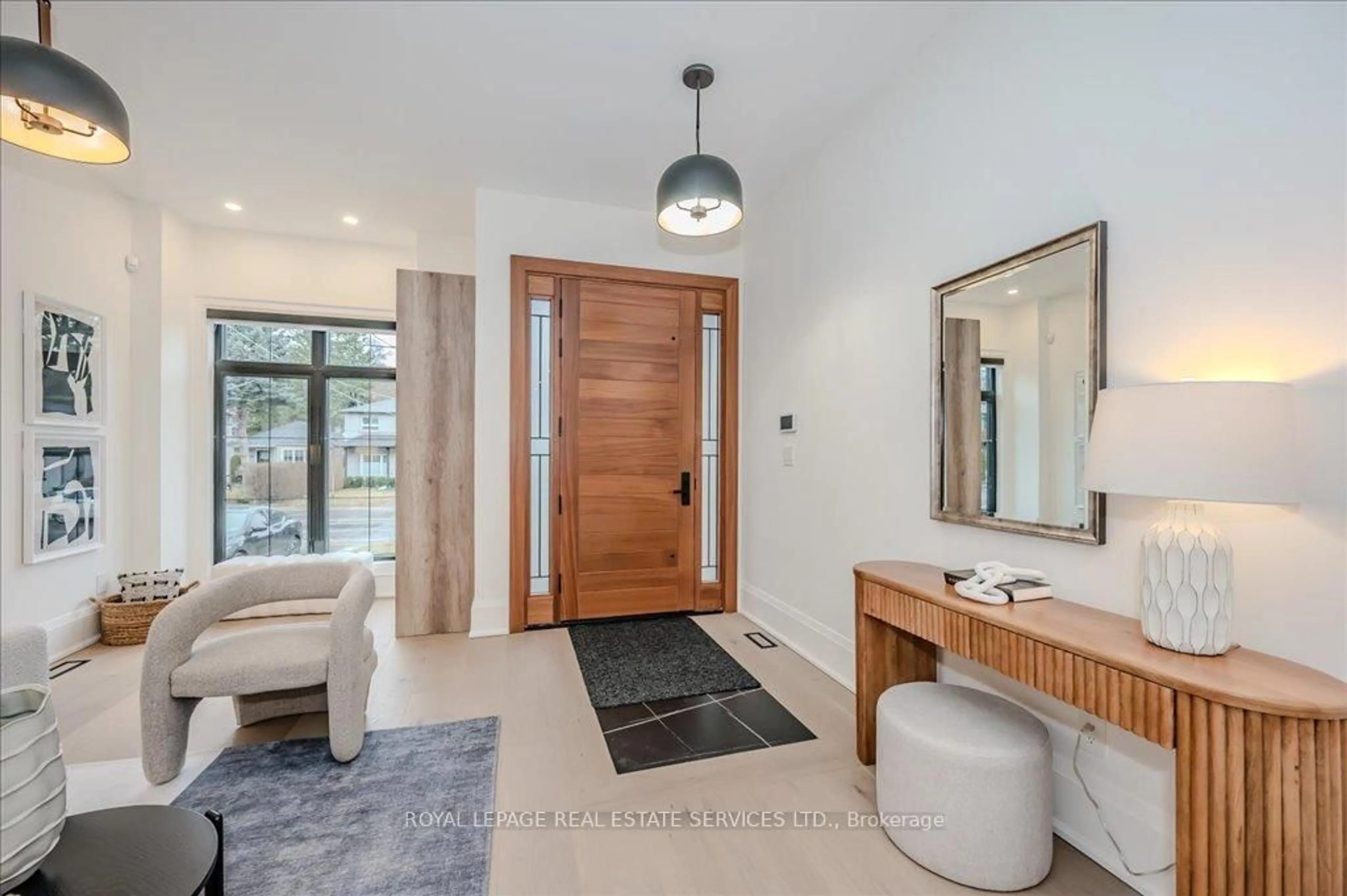 Contemporary bathroom, ceramic/tile floor for 78 South Kingsway N/A, Toronto Ontario M6S 3T3