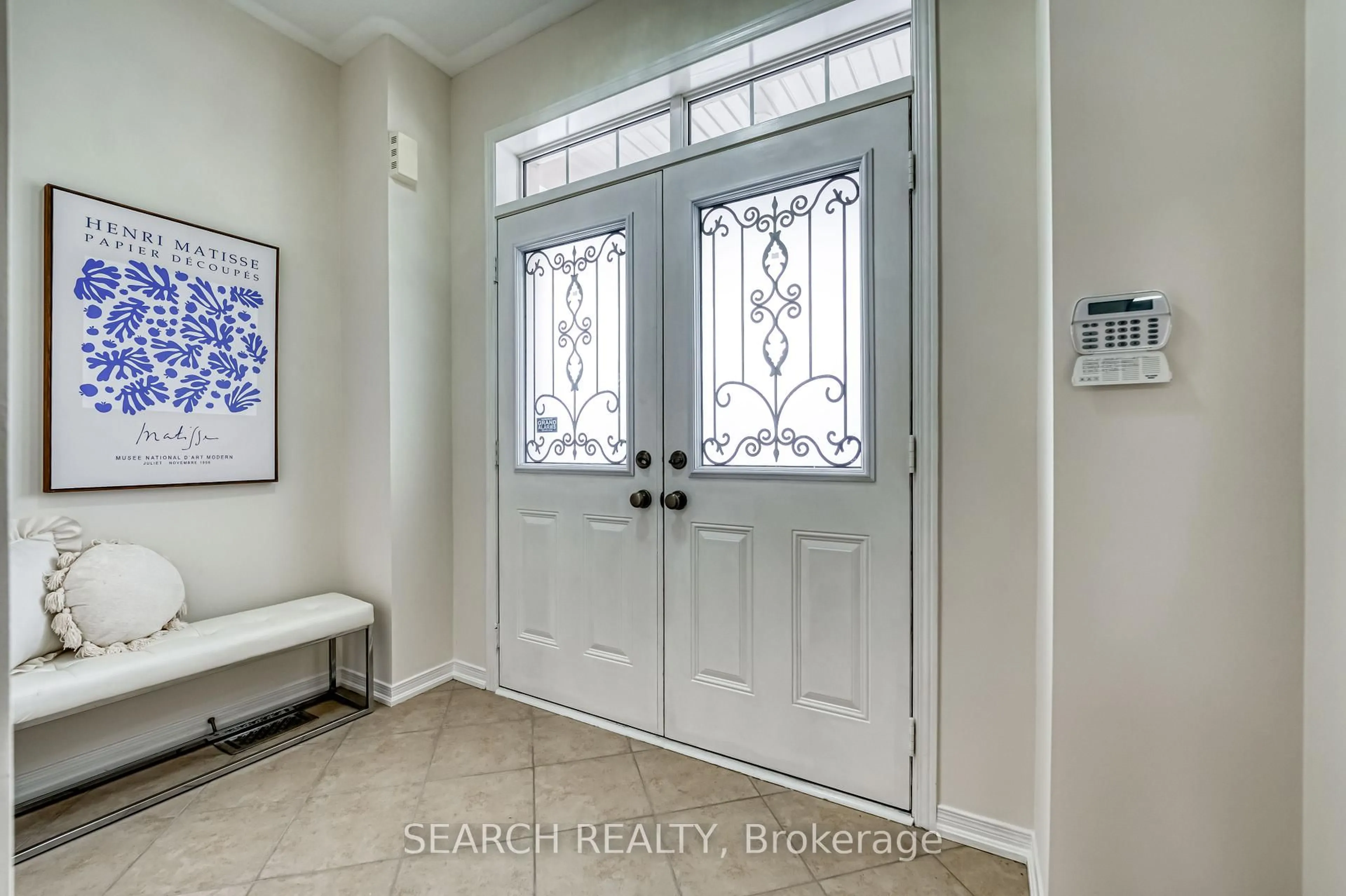 Indoor entryway for 3047 Janice Dr, Oakville Ontario L6M 0S6
